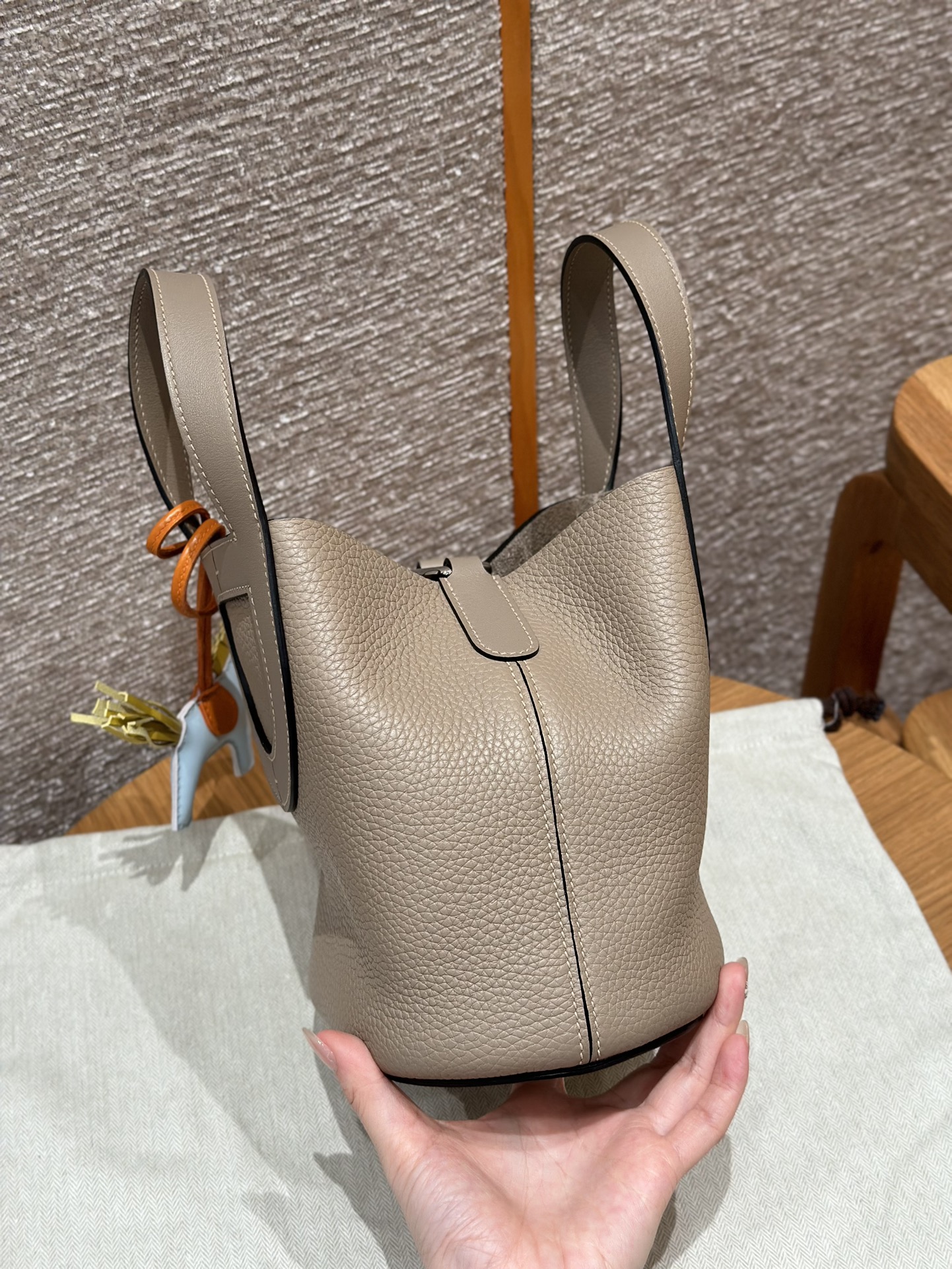 Hermes 高仿 Picotin Mini 大象灰手提包 馬吊飾可愛款| 13 Hermes 高仿 Picotin Mini 大象灰手提包 馬吊飾可愛款