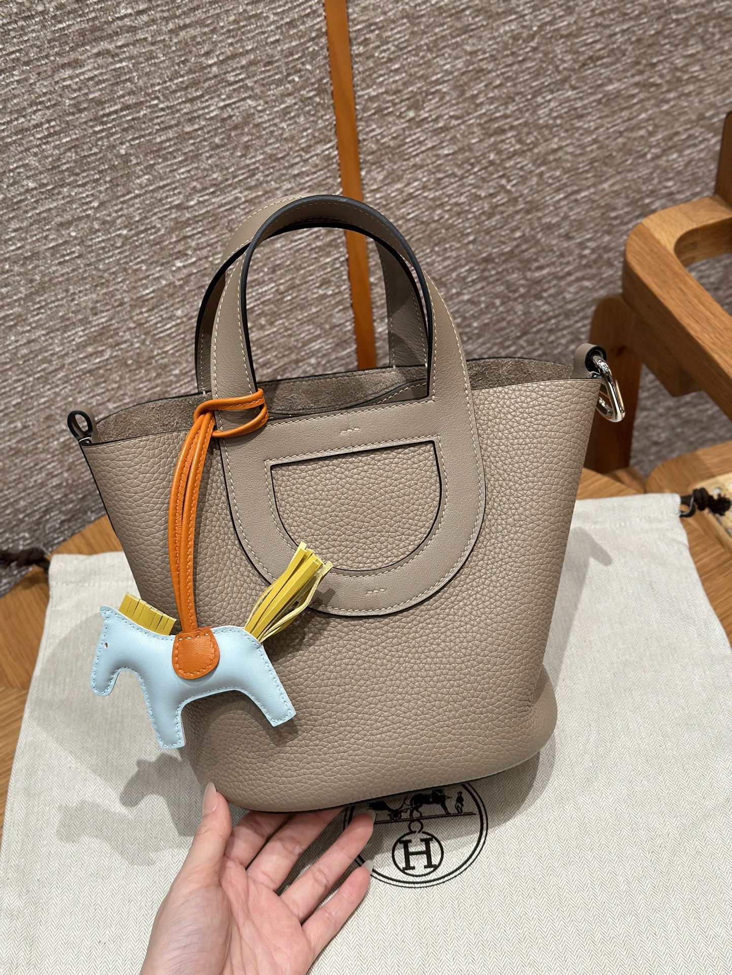 Hermes 高仿 Picotin Mini 大象灰手提包 馬吊飾可愛款| 11 Hermes 高仿 Picotin Mini 大象灰手提包 馬吊飾可愛款