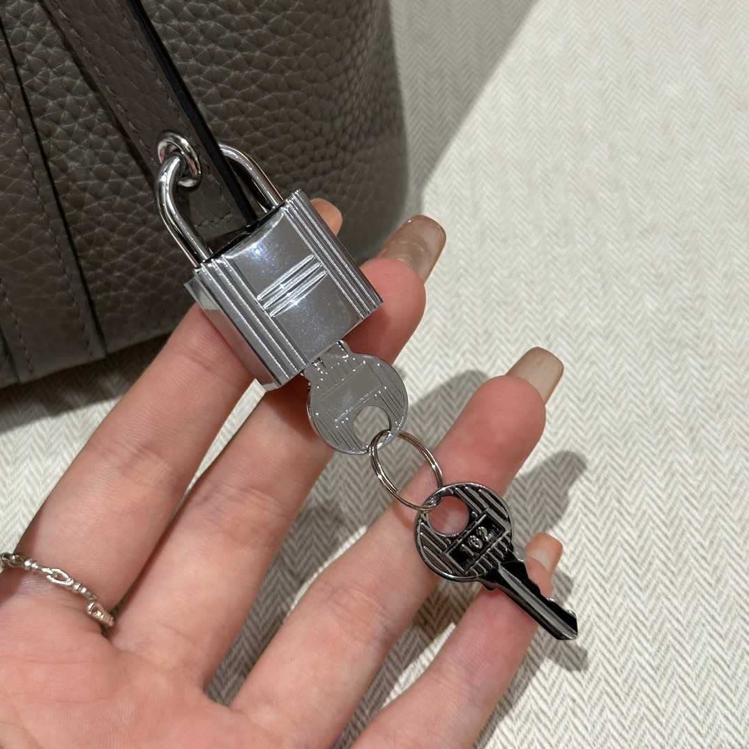 Hermes 原單 女款 Picotin Lock 手提包 灰色水桶包 簡約百搭風| 10 Hermes 原單 女款 Picotin Lock 手提包 灰色水桶包 簡約百搭風