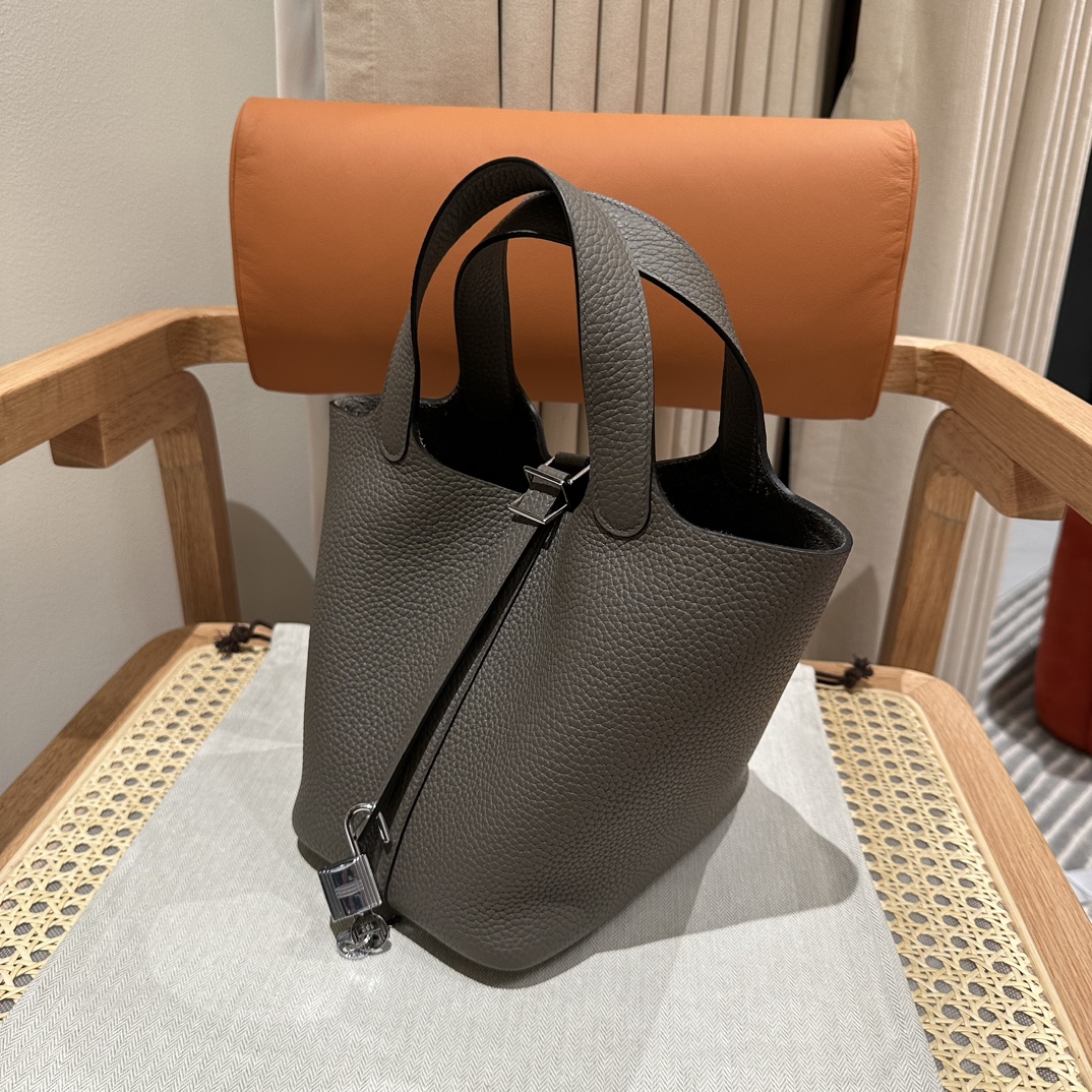 Hermes 原單 女款 Picotin Lock 手提包 灰色水桶包 簡約百搭風| 8 Hermes 原單 女款 Picotin Lock 手提包 灰色水桶包 簡約百搭風