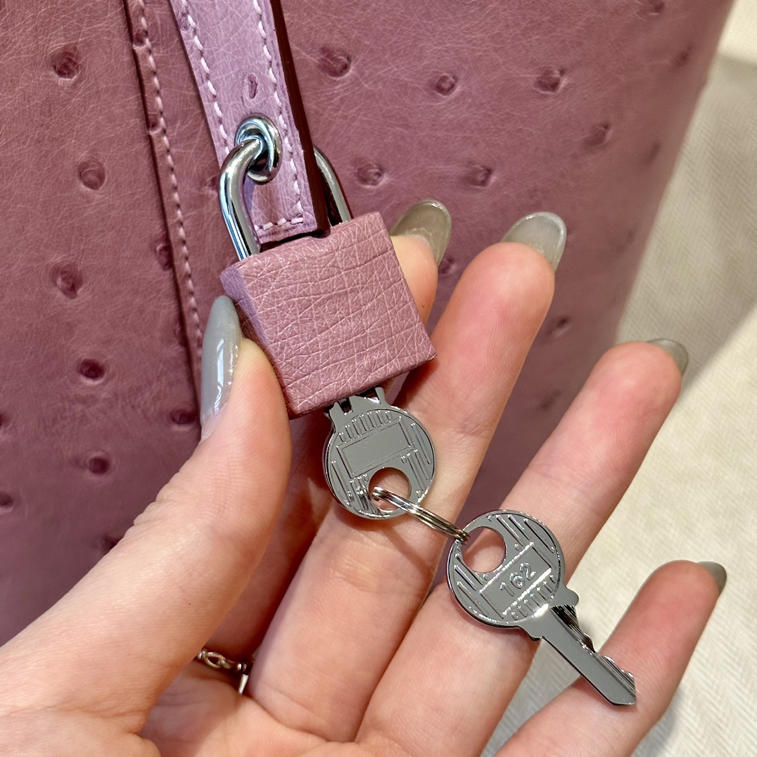 Hermes 高仿 女款 Picotin Lock 鴕鳥皮水桶包 粉色手提包 高級質感款| 14 Hermes 高仿 女款 Picotin Lock 鴕鳥皮水桶包 粉色手提包 高級質感款