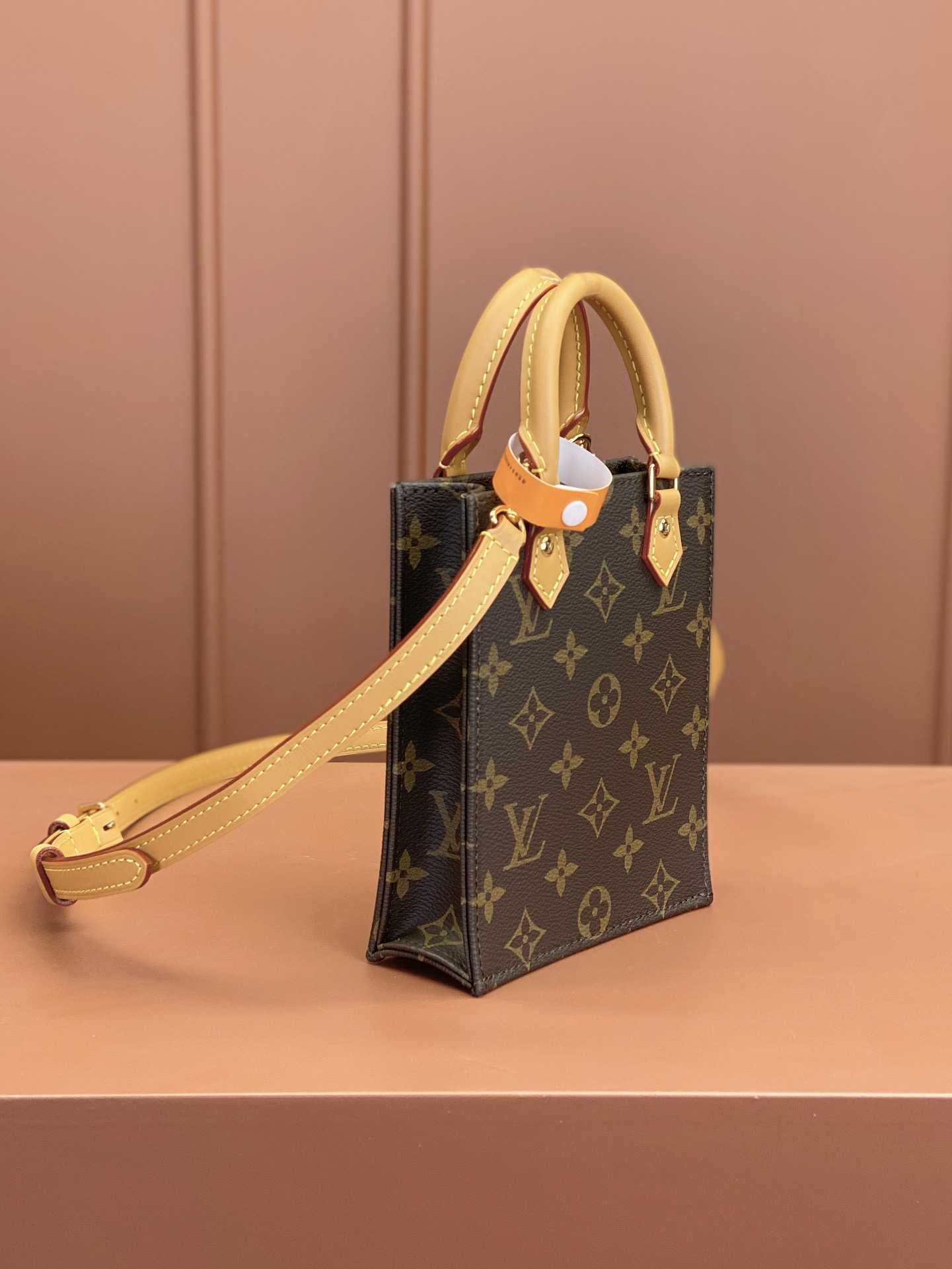 LV 高仿 M81295 經典老花迷你托特手機包 女款斜背小方包 時尚百搭迷你手提包| 11 LV 高仿 M81295 經典老花迷你托特手機包 女款斜背小方包 時尚百搭迷你手提包