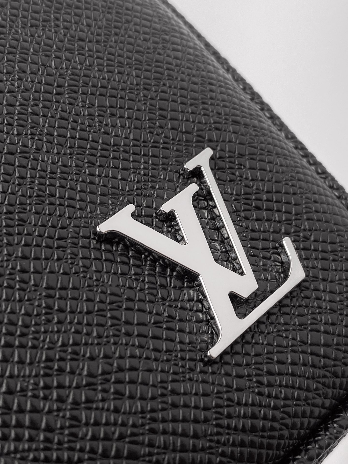LV 一比一 男款 手拿包 拉鍊長夾 多功能收納 商務休閒款| 8 LV 一比一 男款 手拿包 拉鍊長夾 多功能收納 商務休閒款