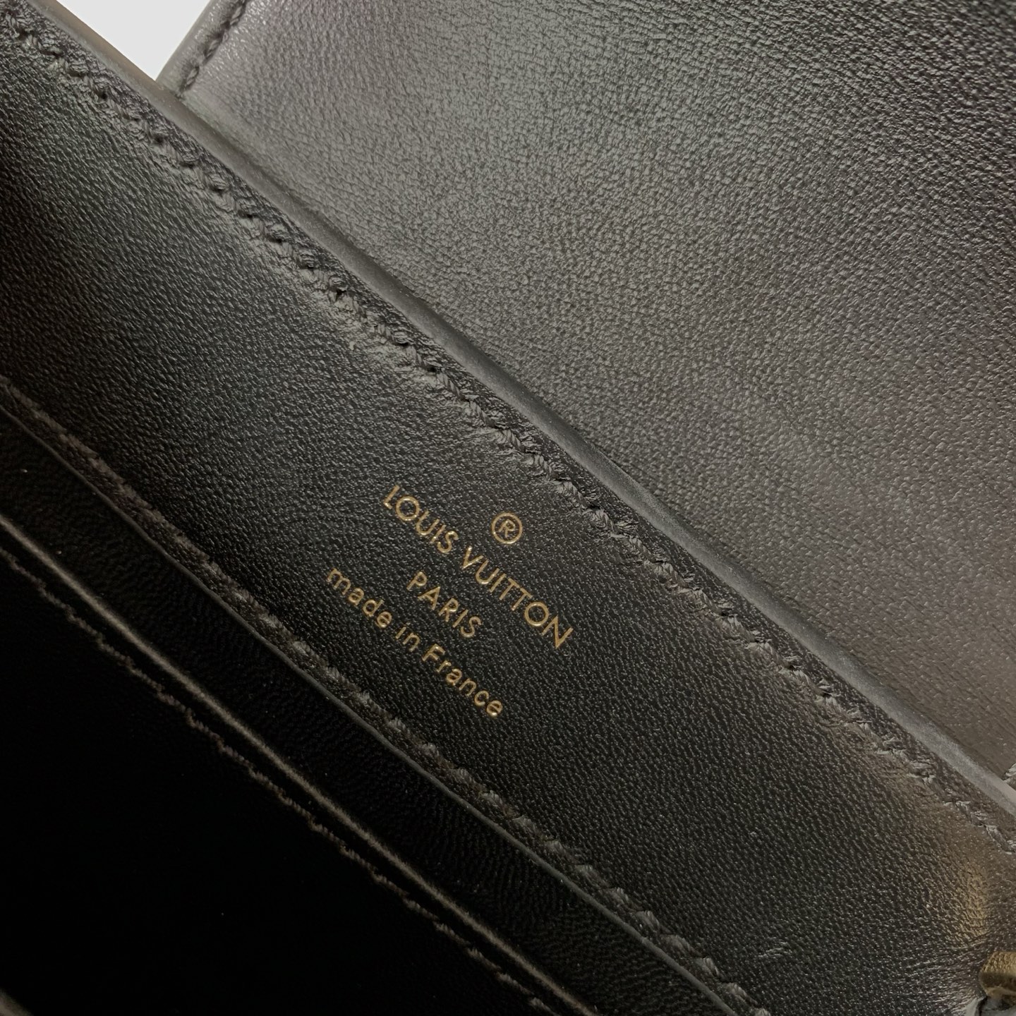 LV A貨 女款 Capucines 鱷魚紋迷你鏈條包 氣質百搭斜背包| 8 LV A貨 女款 Capucines 鱷魚紋迷你鏈條包 氣質百搭斜背包