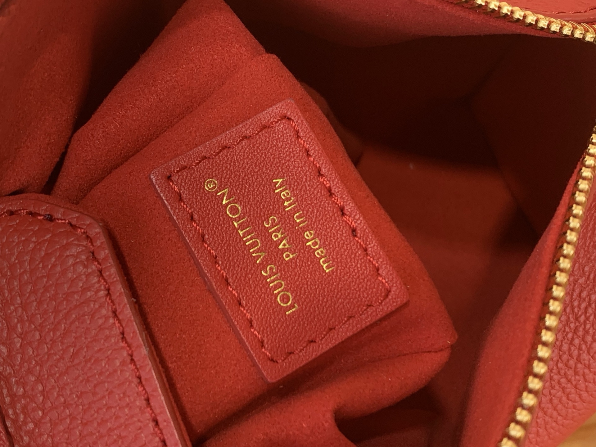LV A貨 女款 紅色鎖扣鏈條斜背包 經典復古小方包| 7 LV A貨 女款 紅色鎖扣鏈條斜背包 經典復古小方包