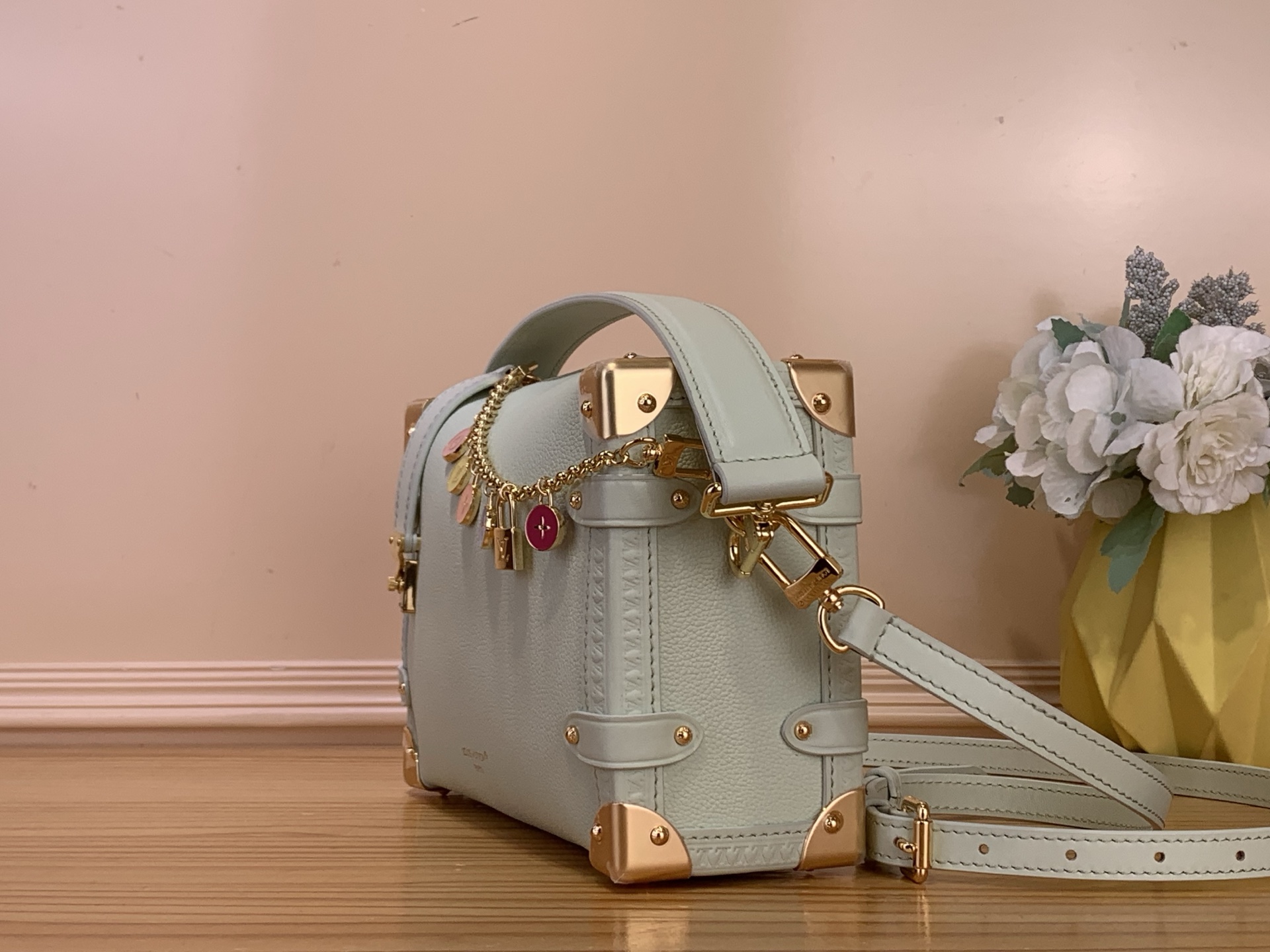 LV 高仿 女款 鏈條裝飾手提包 輕奢時尚斜背包| 14 LV 高仿 女款 鏈條裝飾手提包 輕奢時尚斜背包