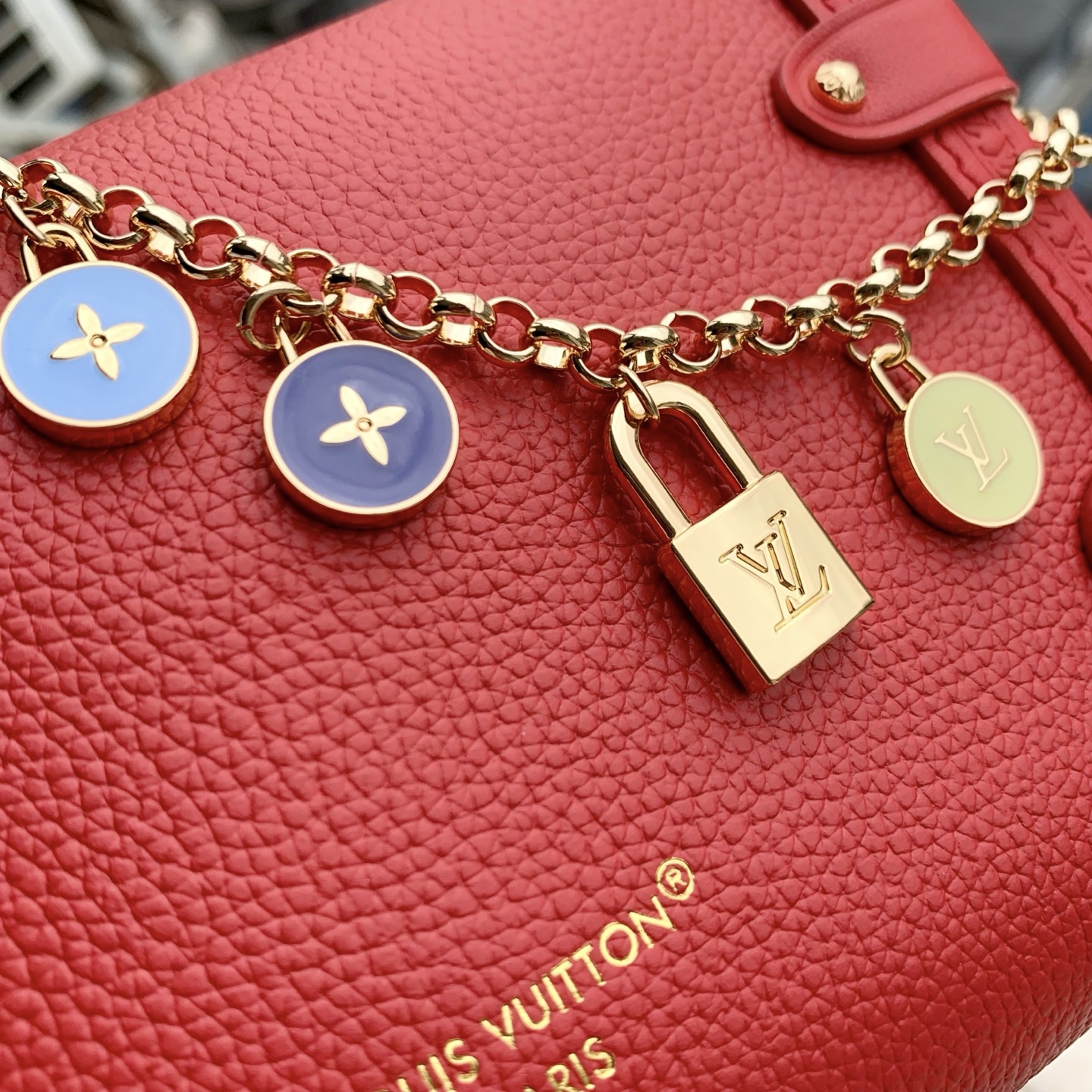 LV 一比一 女款 Petite Malle 紅色迷你手提包 鎖扣斜背包| 10 LV 一比一 女款 Petite Malle 紅色迷你手提包 鎖扣斜背包