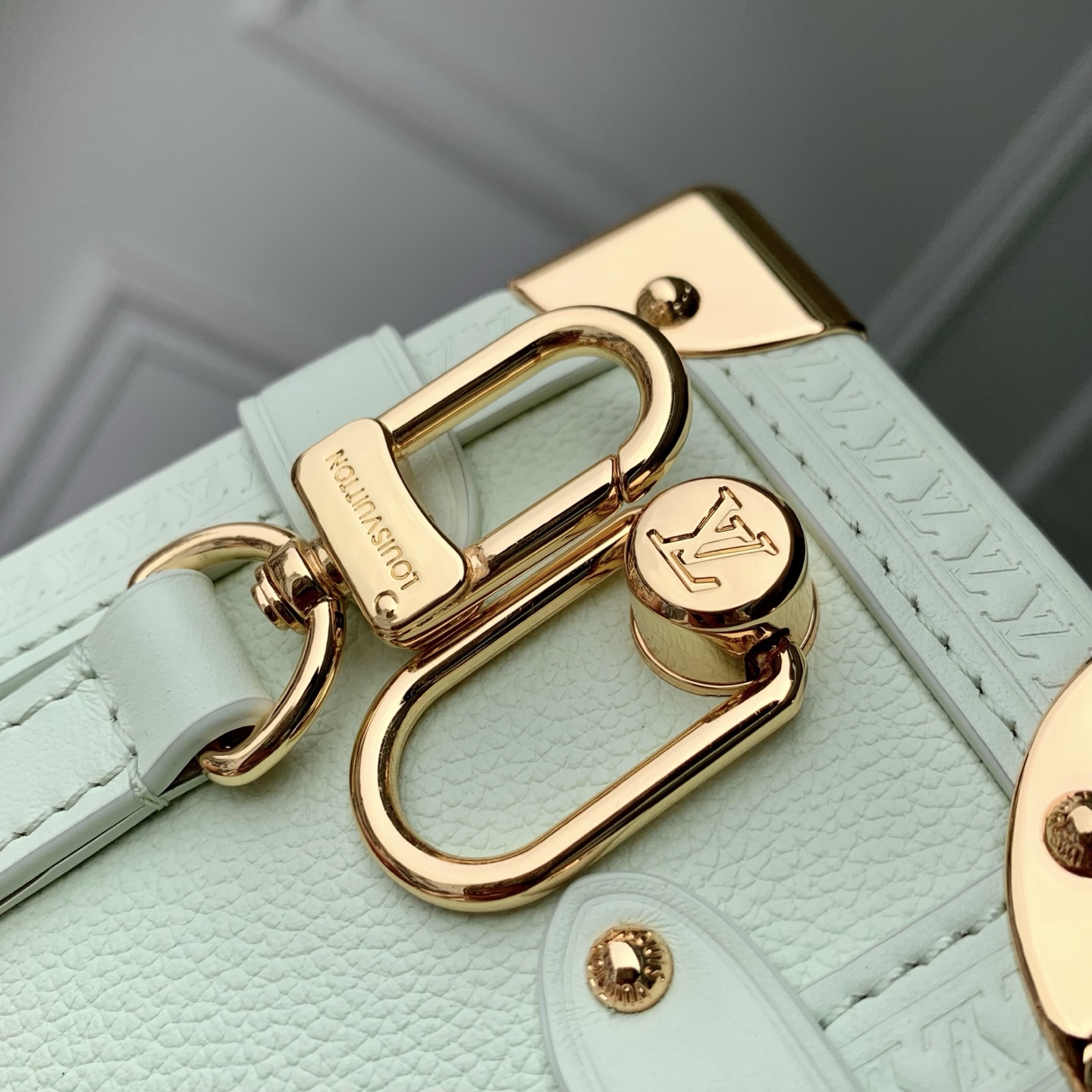 LV 高仿 女款 Mini Trunk 薄荷綠鏈條手提包 氣質迷你斜背包| 10 LV 高仿 女款 Mini Trunk 薄荷綠鏈條手提包 氣質迷你斜背包