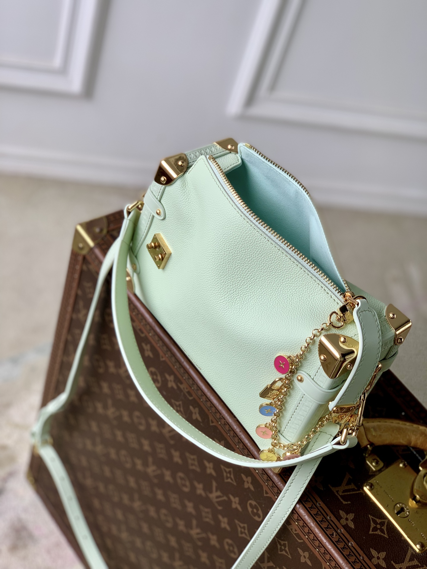 LV 高仿 女款 Mini Trunk 薄荷綠鏈條手提包 氣質迷你斜背包| 7 LV 高仿 女款 Mini Trunk 薄荷綠鏈條手提包 氣質迷你斜背包