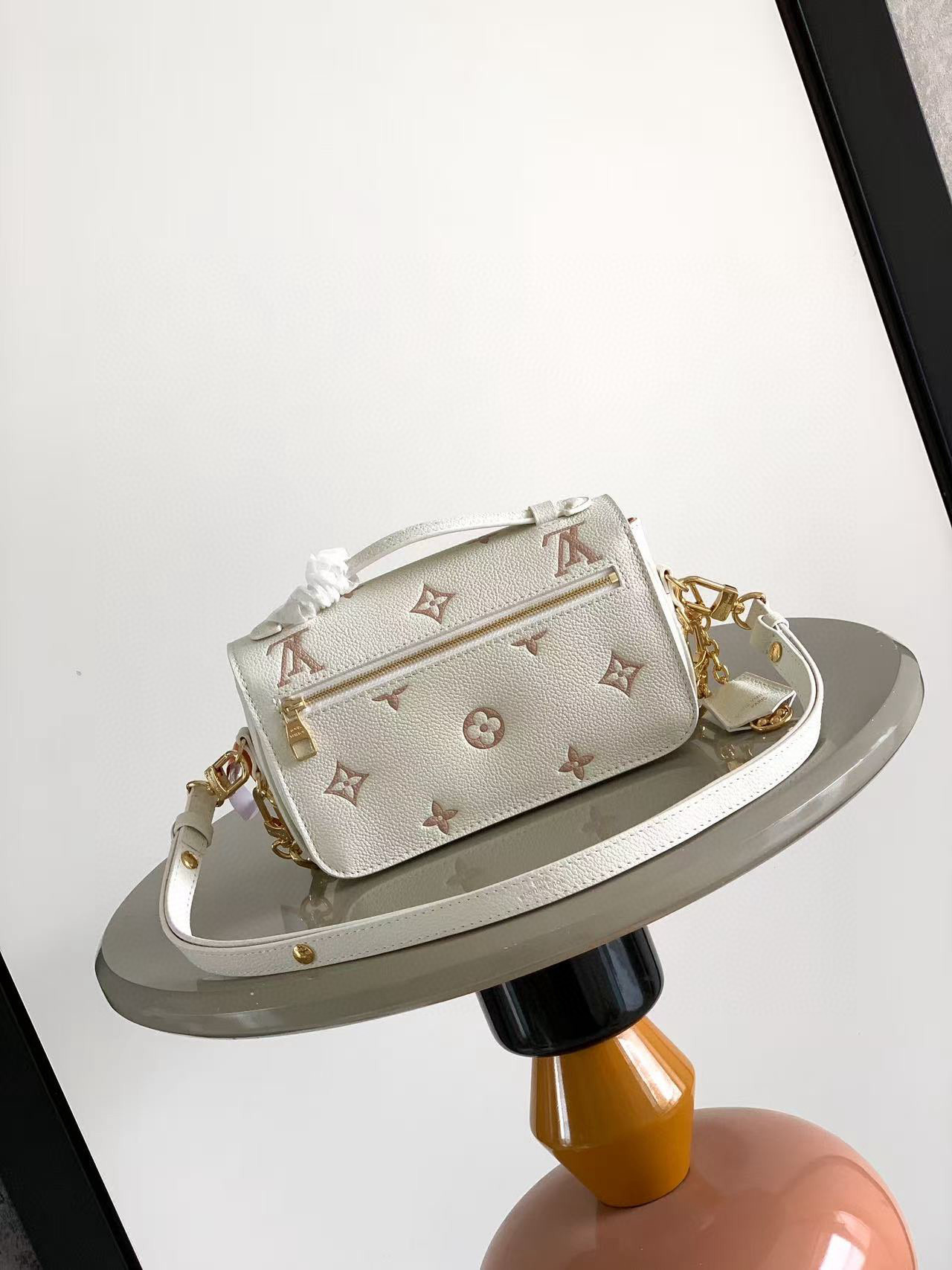 LV 一比一 女款 Mini Trunk 薄荷綠手提包 鏈條斜背包| 13 LV 一比一 女款 Mini Trunk 薄荷綠手提包 鏈條斜背包