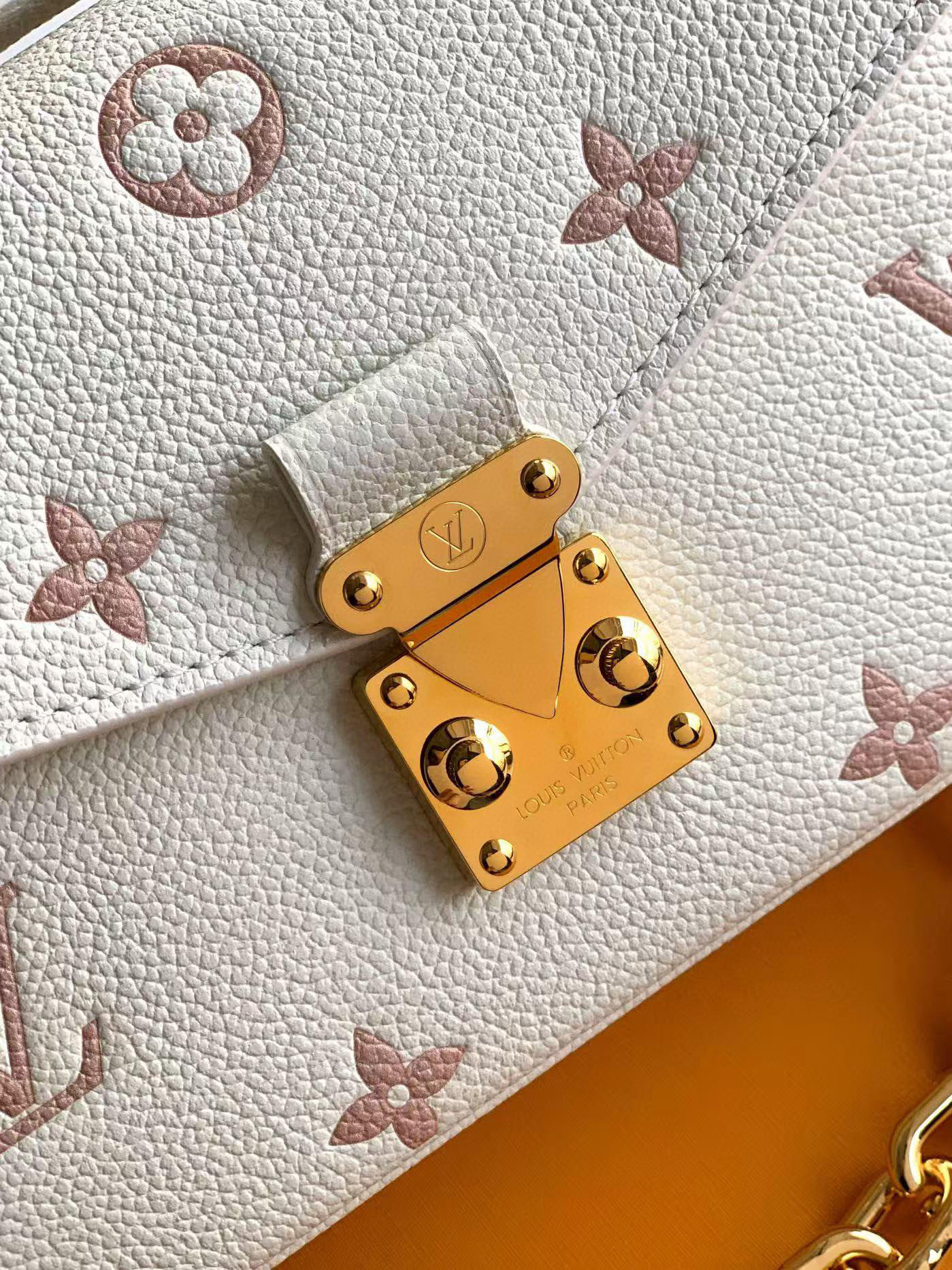 LV 一比一 女款 Mini Trunk 薄荷綠手提包 鏈條斜背包| 10 LV 一比一 女款 Mini Trunk 薄荷綠手提包 鏈條斜背包