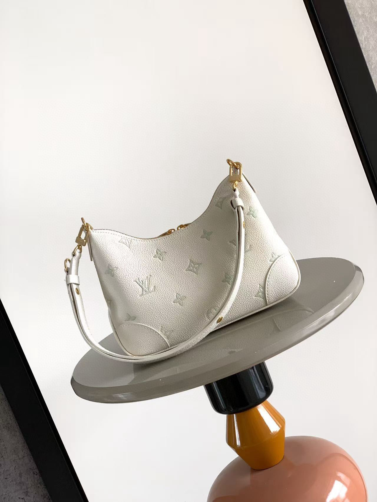 LV A貨 女款 Monogram 鏈條肩背包 時尚百搭小方包| 13 LV A貨 女款 Monogram 鏈條肩背包 時尚百搭小方包