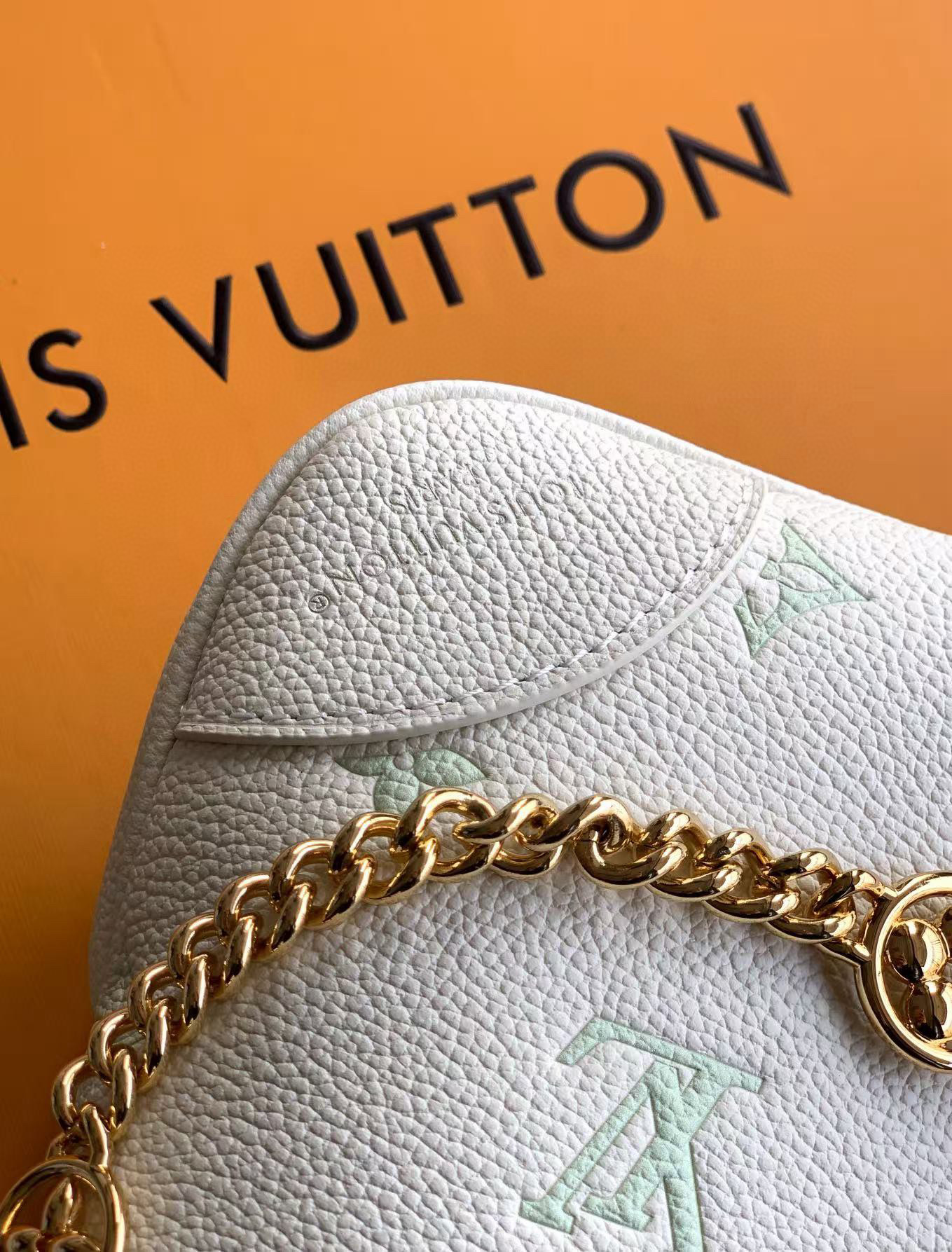 LV A貨 女款 Monogram 鏈條肩背包 時尚百搭小方包| 11 LV A貨 女款 Monogram 鏈條肩背包 時尚百搭小方包