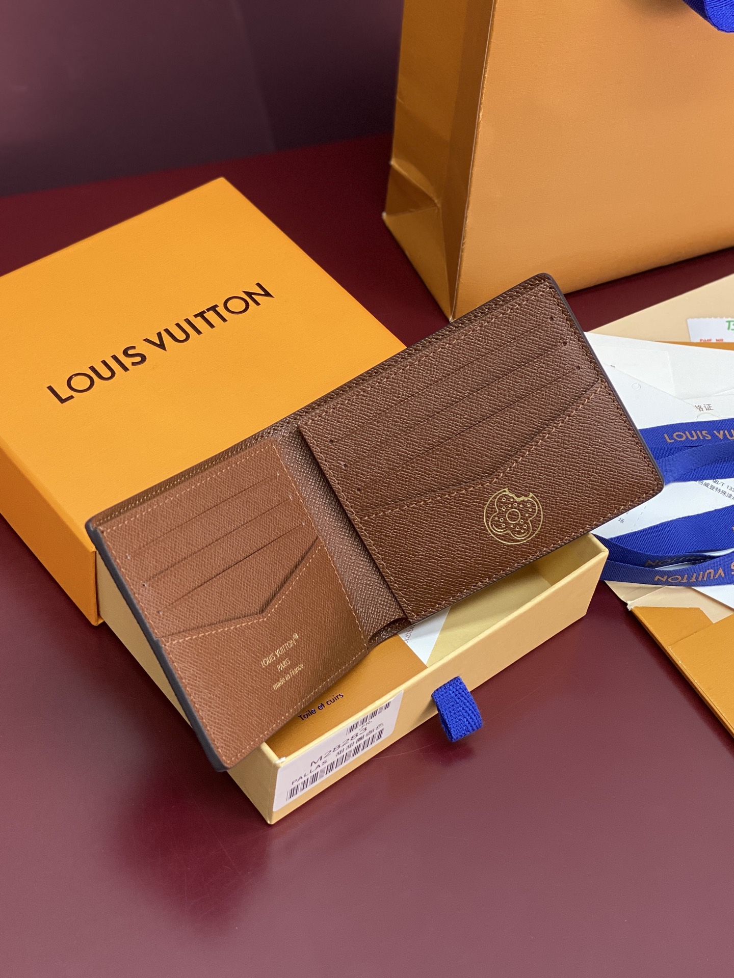 LV 高仿 男款 Monogram 彩色印花短夾 時尚皮夾| 12 LV 高仿 男款 Monogram 彩色印花短夾 時尚皮夾