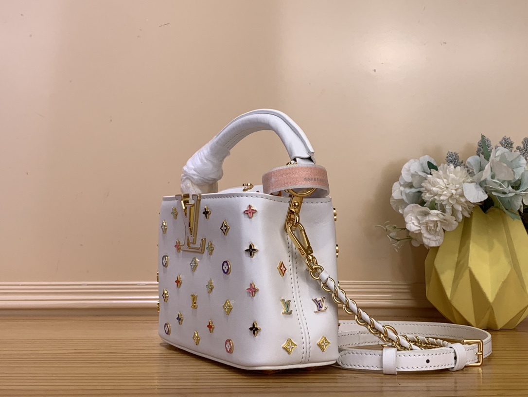LV A貨 女款 Capucines 白色彩色鉚釘手提包 鏈條斜背包| 14 LV A貨 女款 Capucines 白色彩色鉚釘手提包 鏈條斜背包