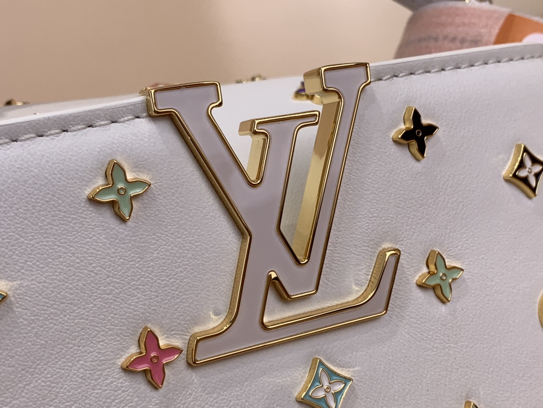 LV A貨 女款 Capucines 白色彩色鉚釘手提包 鏈條斜背包| 10 LV A貨 女款 Capucines 白色彩色鉚釘手提包 鏈條斜背包