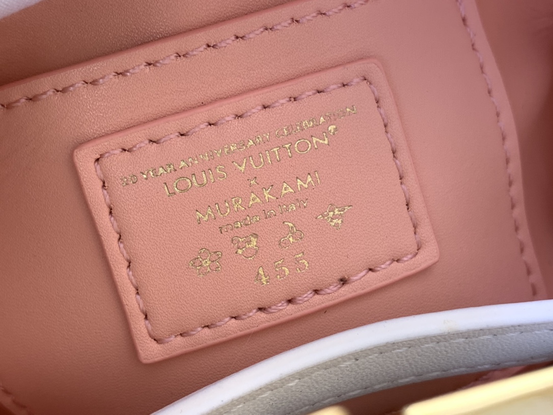 LV A貨 女款 Capucines 白色彩色鉚釘手提包 鏈條斜背包| 8 LV A貨 女款 Capucines 白色彩色鉚釘手提包 鏈條斜背包