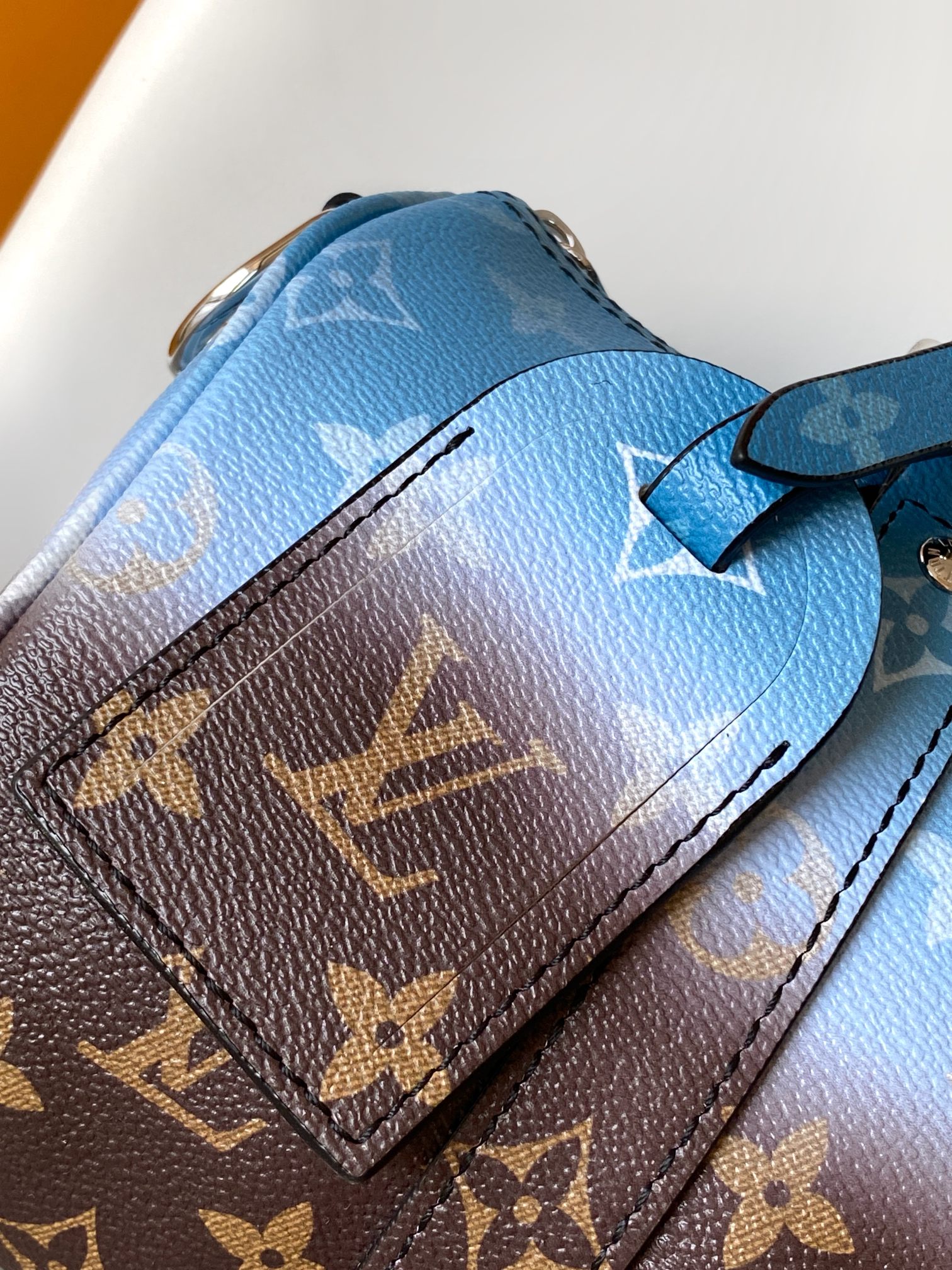 LV 高仿 女款 Speedy 漸層藍老花手提包 時尚斜背包| 9 LV 高仿 女款 Speedy 漸層藍老花手提包 時尚斜背包