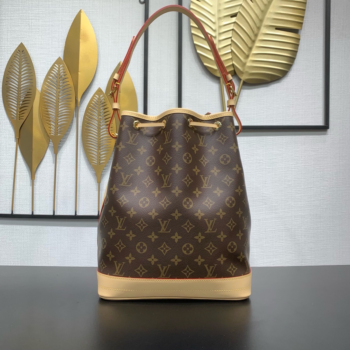 LV 原單 女款 Noé 經典老花水桶包 單肩斜背包| 14 LV 原單 女款 Noé 經典老花水桶包 單肩斜背包
