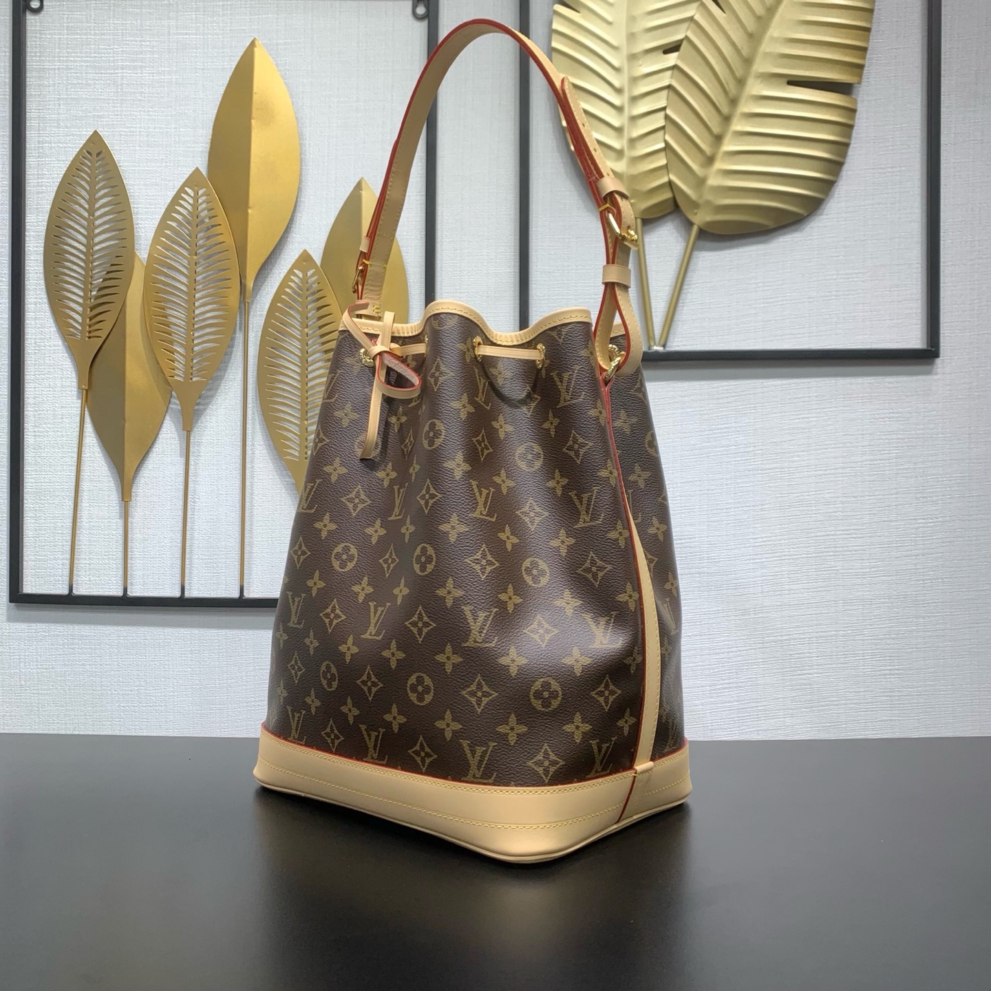 LV 原單 女款 Noé 經典老花水桶包 單肩斜背包| 13 LV 原單 女款 Noé 經典老花水桶包 單肩斜背包
