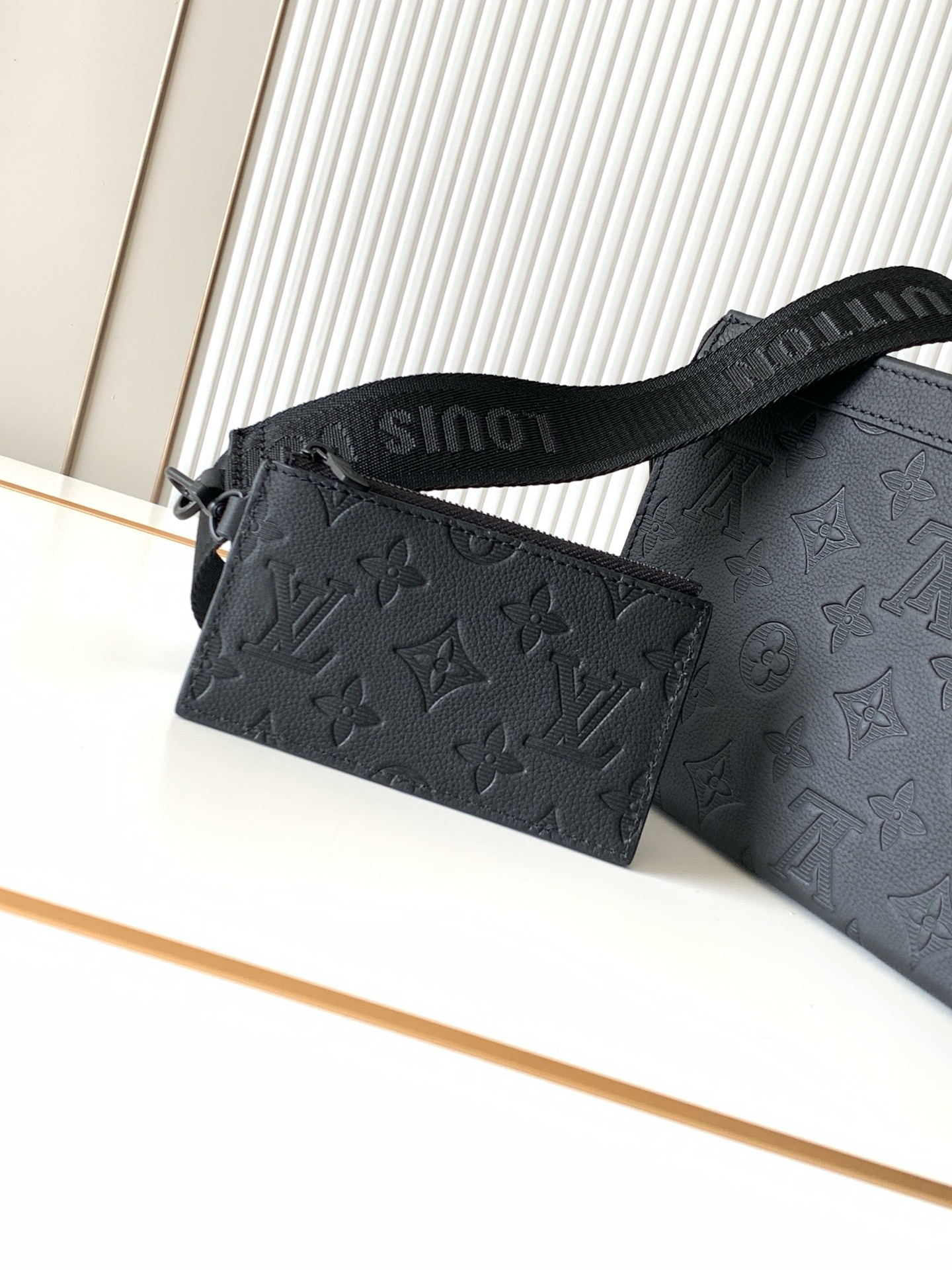 LV A貨 男款 Monogram 壓紋斜背包 時尚胸包| 11 LV A貨 男款 Monogram 壓紋斜背包 時尚胸包