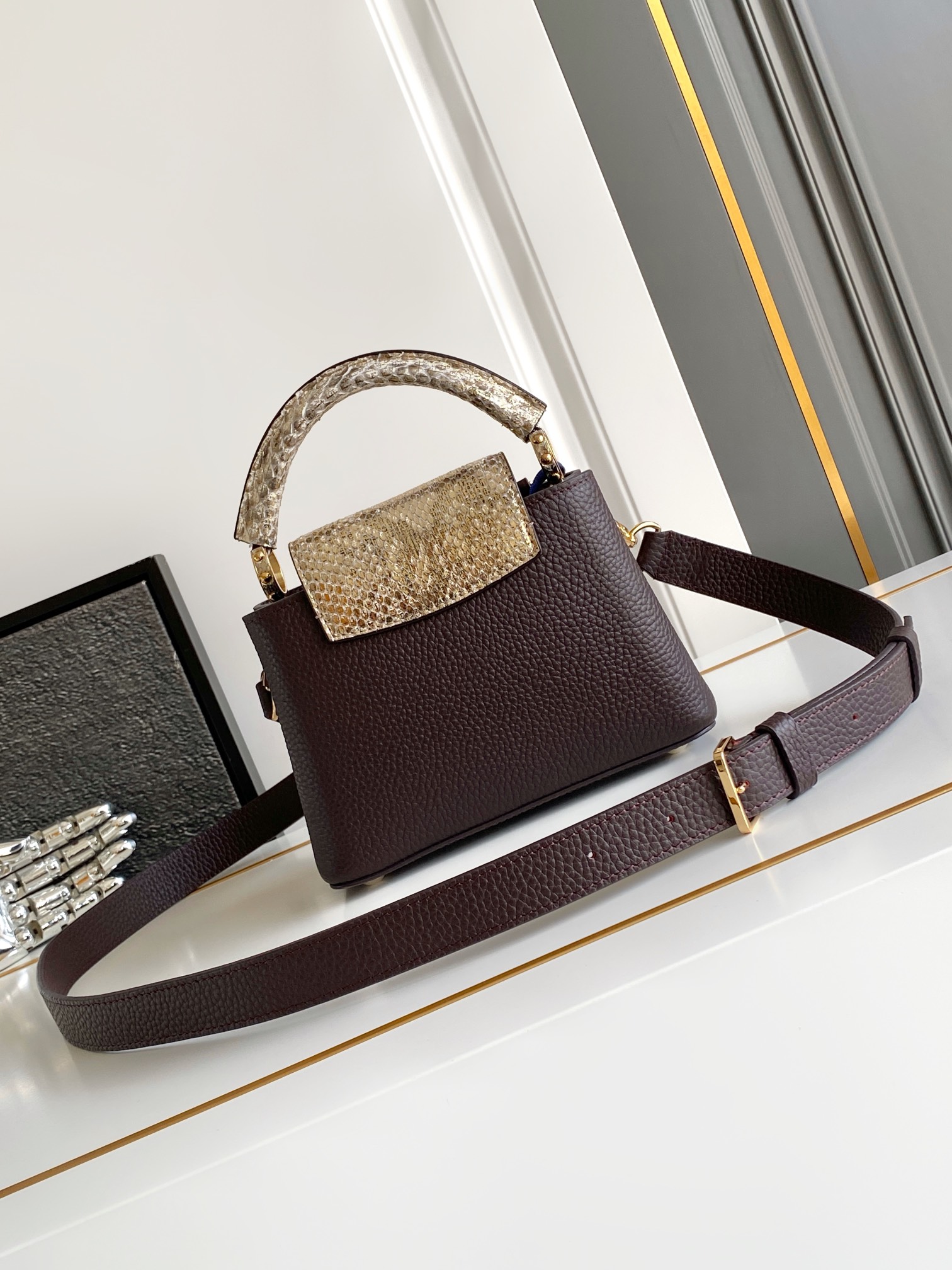 LV 原單 女款 Capucines 深棕蛇紋手提包 商務風斜背包| 13 LV 原單 女款 Capucines 深棕蛇紋手提包 商務風斜背包