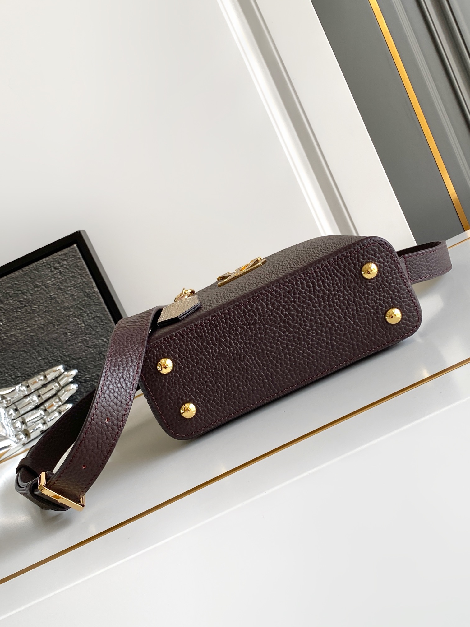 LV 原單 女款 Capucines 深棕蛇紋手提包 商務風斜背包| 12 LV 原單 女款 Capucines 深棕蛇紋手提包 商務風斜背包