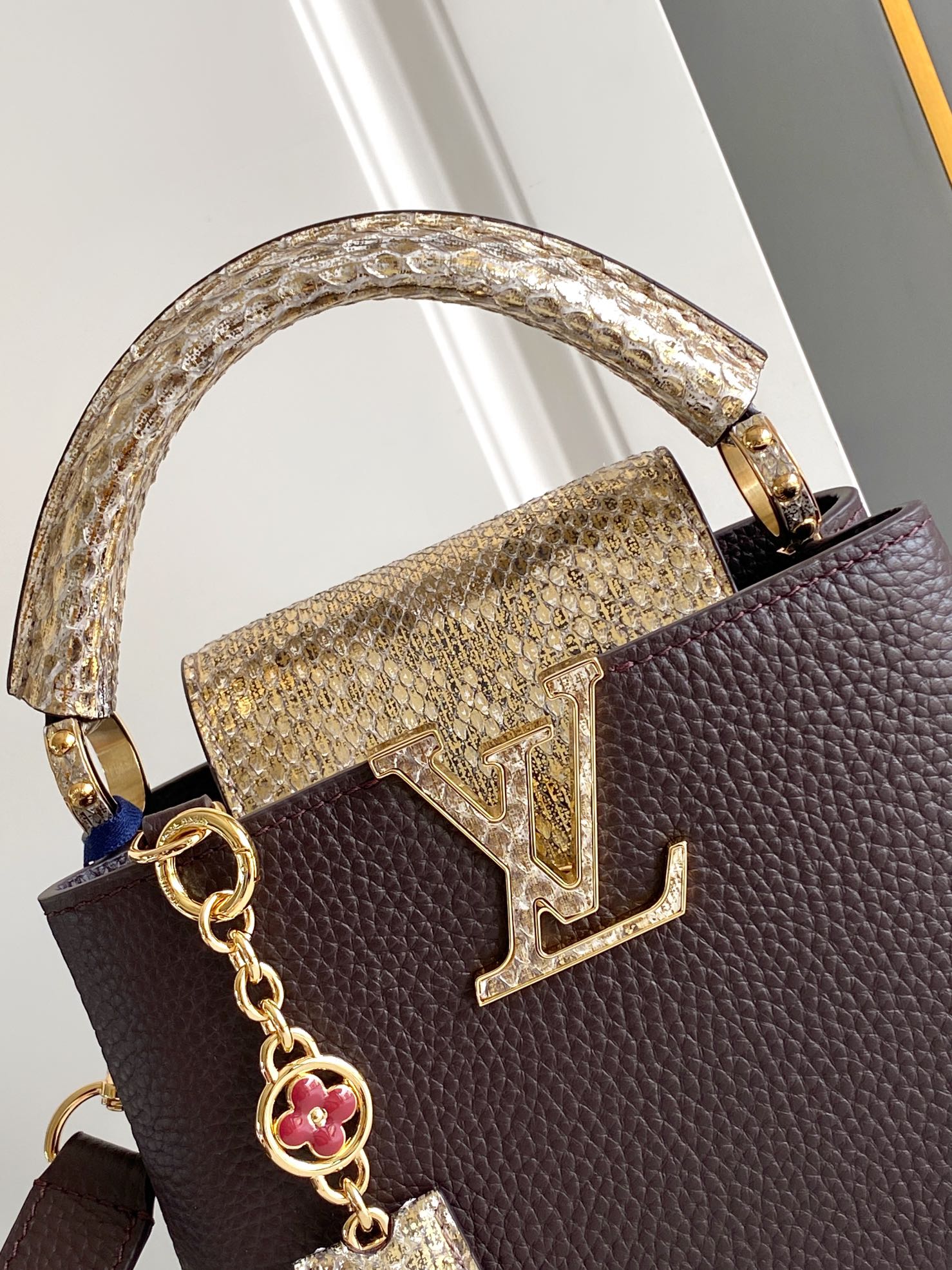 LV 原單 女款 Capucines 深棕蛇紋手提包 商務風斜背包| 11 LV 原單 女款 Capucines 深棕蛇紋手提包 商務風斜背包