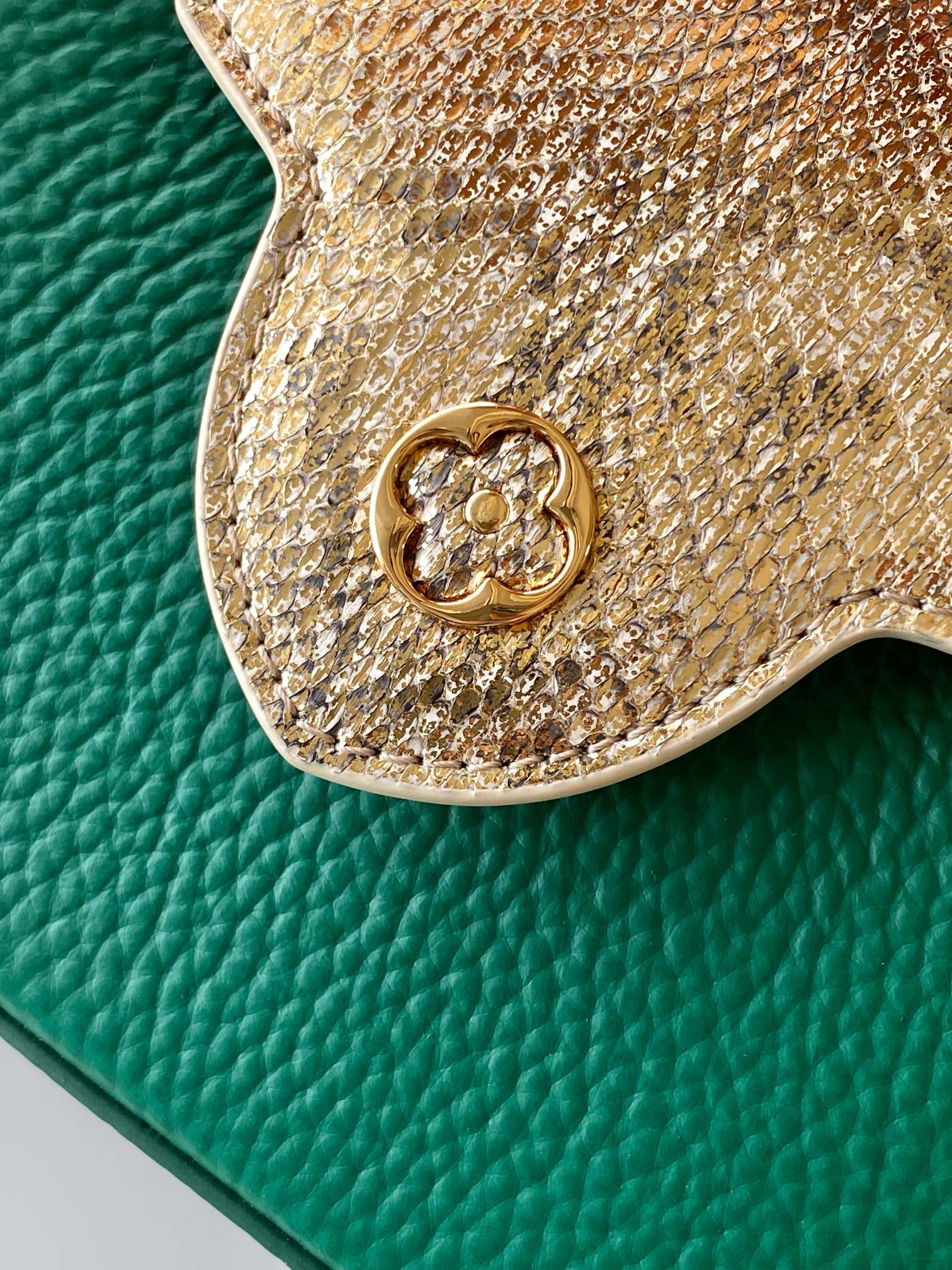LV 一比一 女款 Capucines 綠色蛇紋手提包 時尚斜背包| 9 LV 一比一 女款 Capucines 綠色蛇紋手提包 時尚斜背包