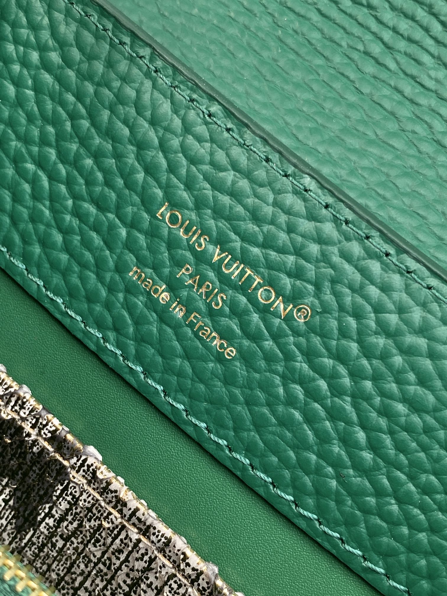 LV 高仿 女款 Capucines 深綠蛇紋手提包 經典斜背包| 7 LV 高仿 女款 Capucines 深綠蛇紋手提包 經典斜背包