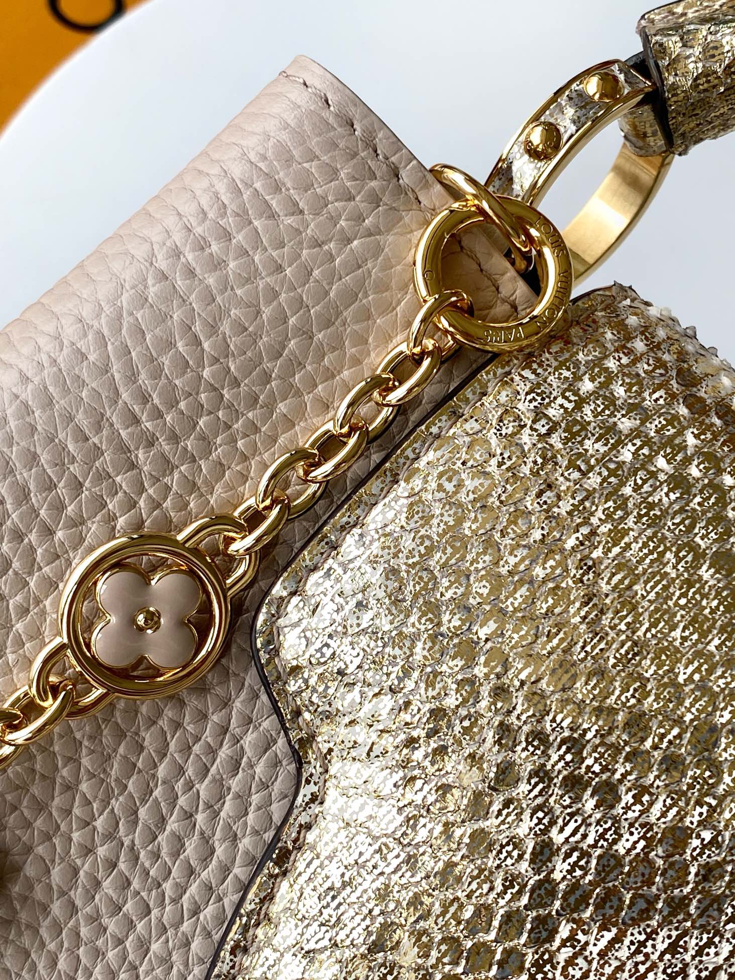 LV 原單 女款 Capucines 米灰蛇紋手提包 高級斜背包| 10 LV 原單 女款 Capucines 米灰蛇紋手提包 高級斜背包