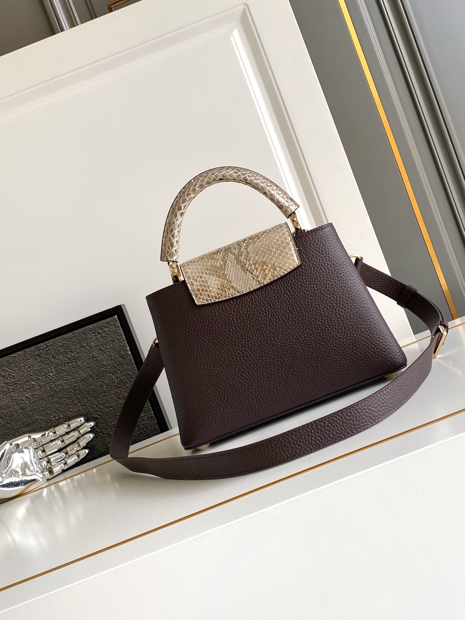 LV A貨 女款 Capucines 深咖蛇紋手提包 經典斜背包| 13 LV A貨 女款 Capucines 深咖蛇紋手提包 經典斜背包