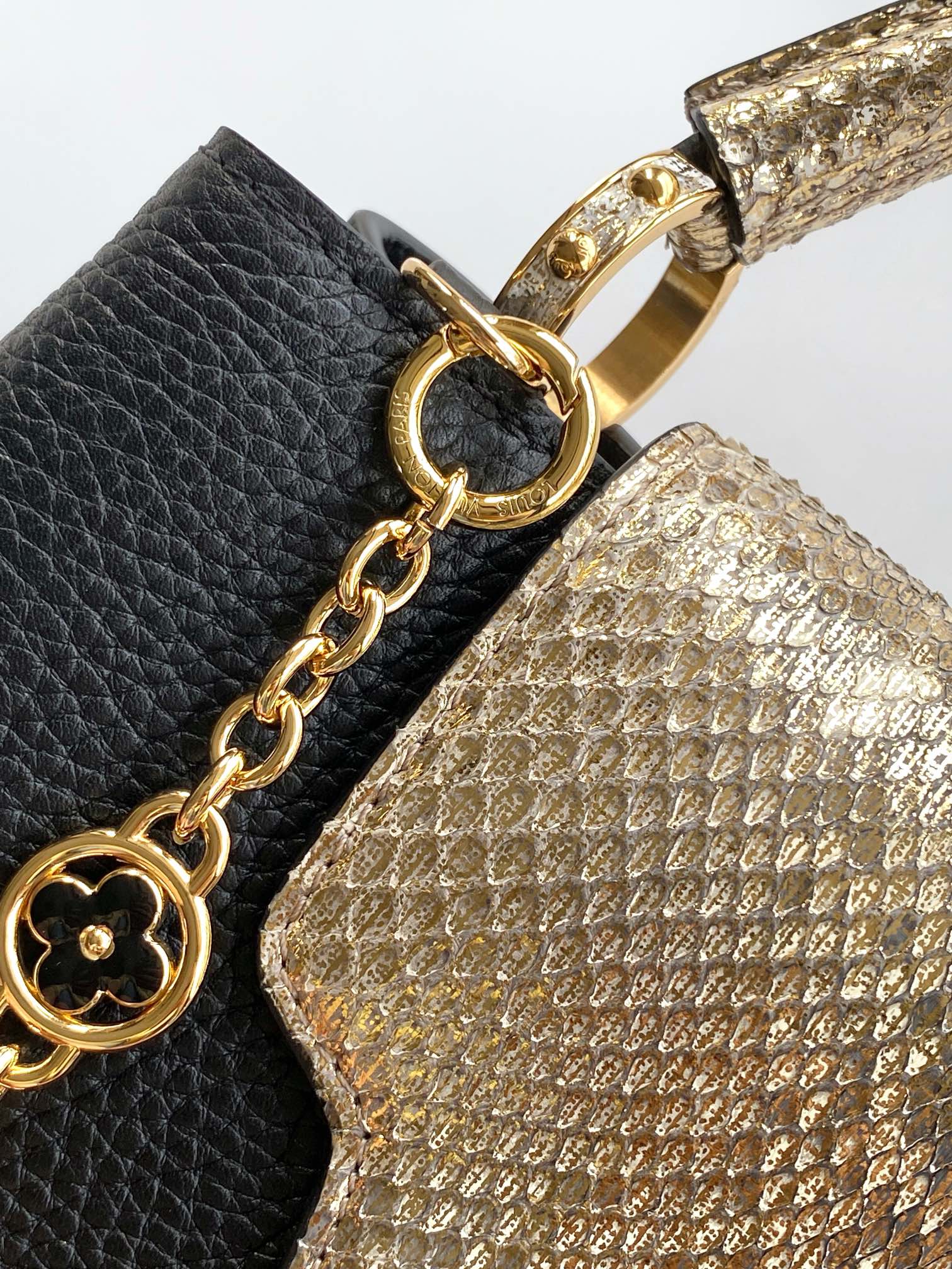 LV 高仿 女款 Capucines 黑金蛇紋手提包 商務風斜背包| 9 LV 高仿 女款 Capucines 黑金蛇紋手提包 商務風斜背包