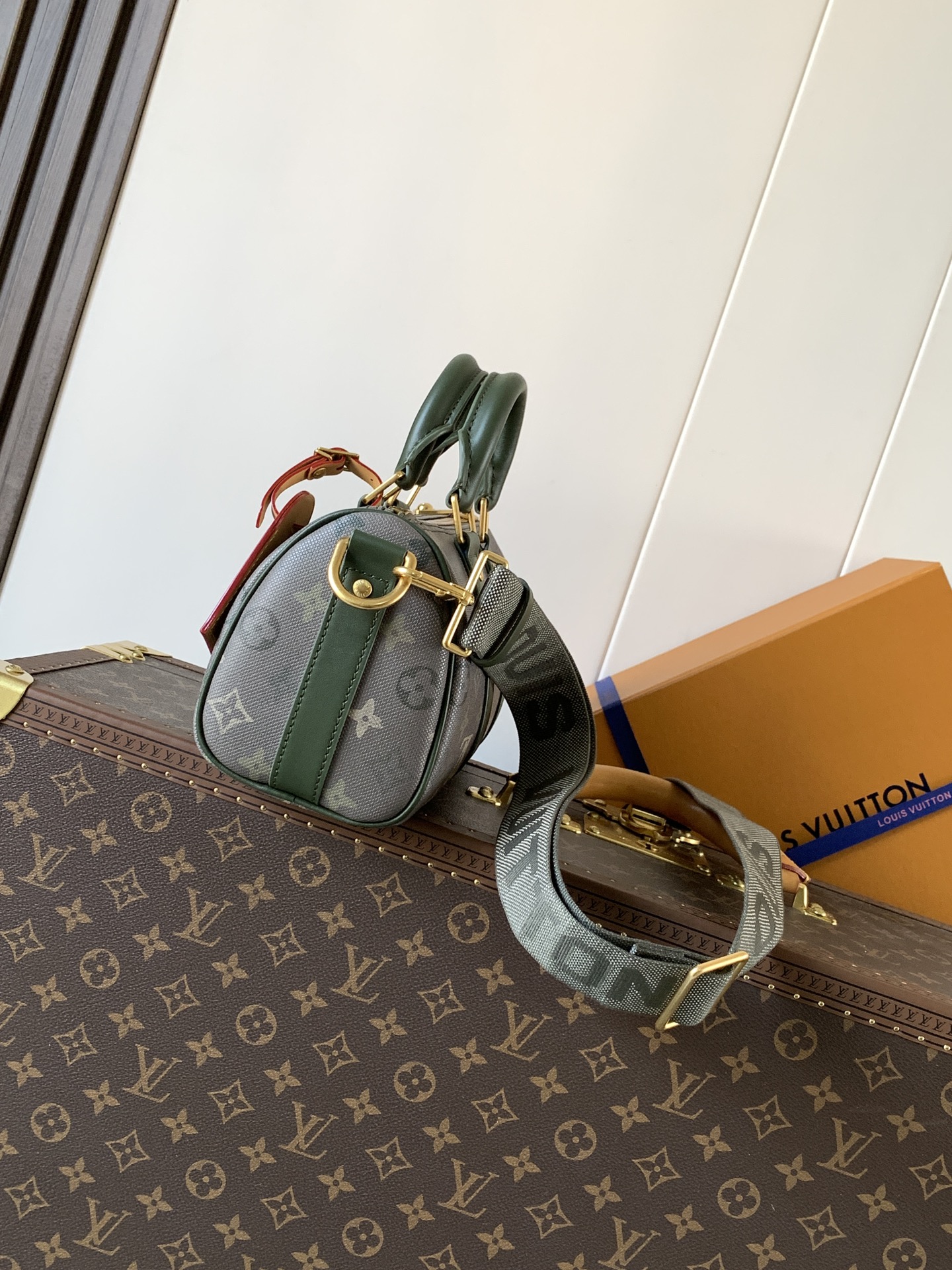 LV A貨 男款 Monogram 灰綠手提旅行包 時尚斜背包| 14 LV A貨 男款 Monogram 灰綠手提旅行包 時尚斜背包