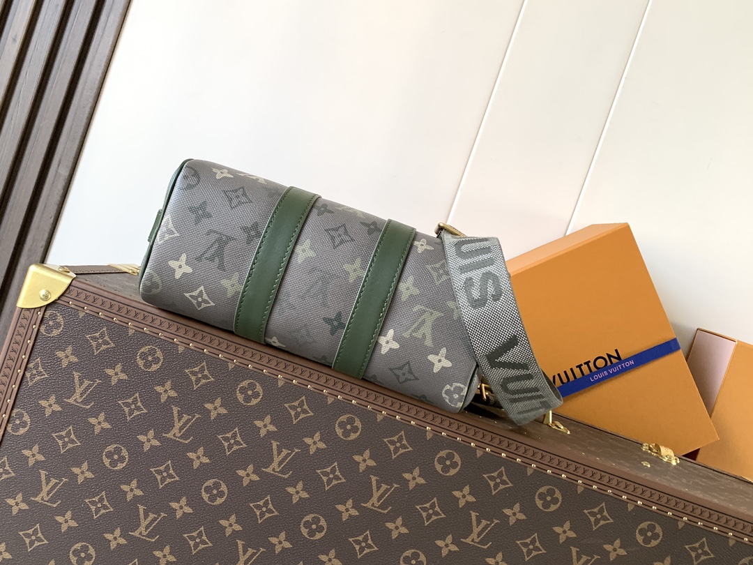 LV A貨 男款 Monogram 灰綠手提旅行包 時尚斜背包| 13 LV A貨 男款 Monogram 灰綠手提旅行包 時尚斜背包