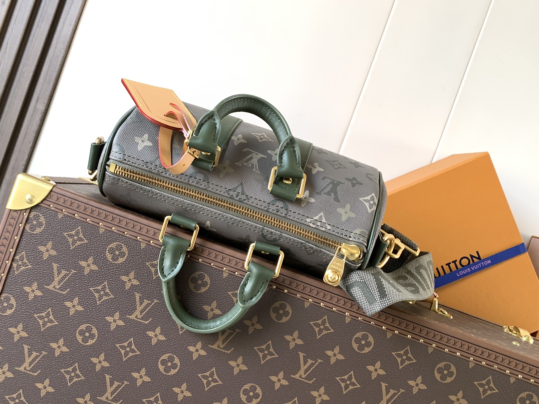 LV A貨 男款 Monogram 灰綠手提旅行包 時尚斜背包| 11 LV A貨 男款 Monogram 灰綠手提旅行包 時尚斜背包
