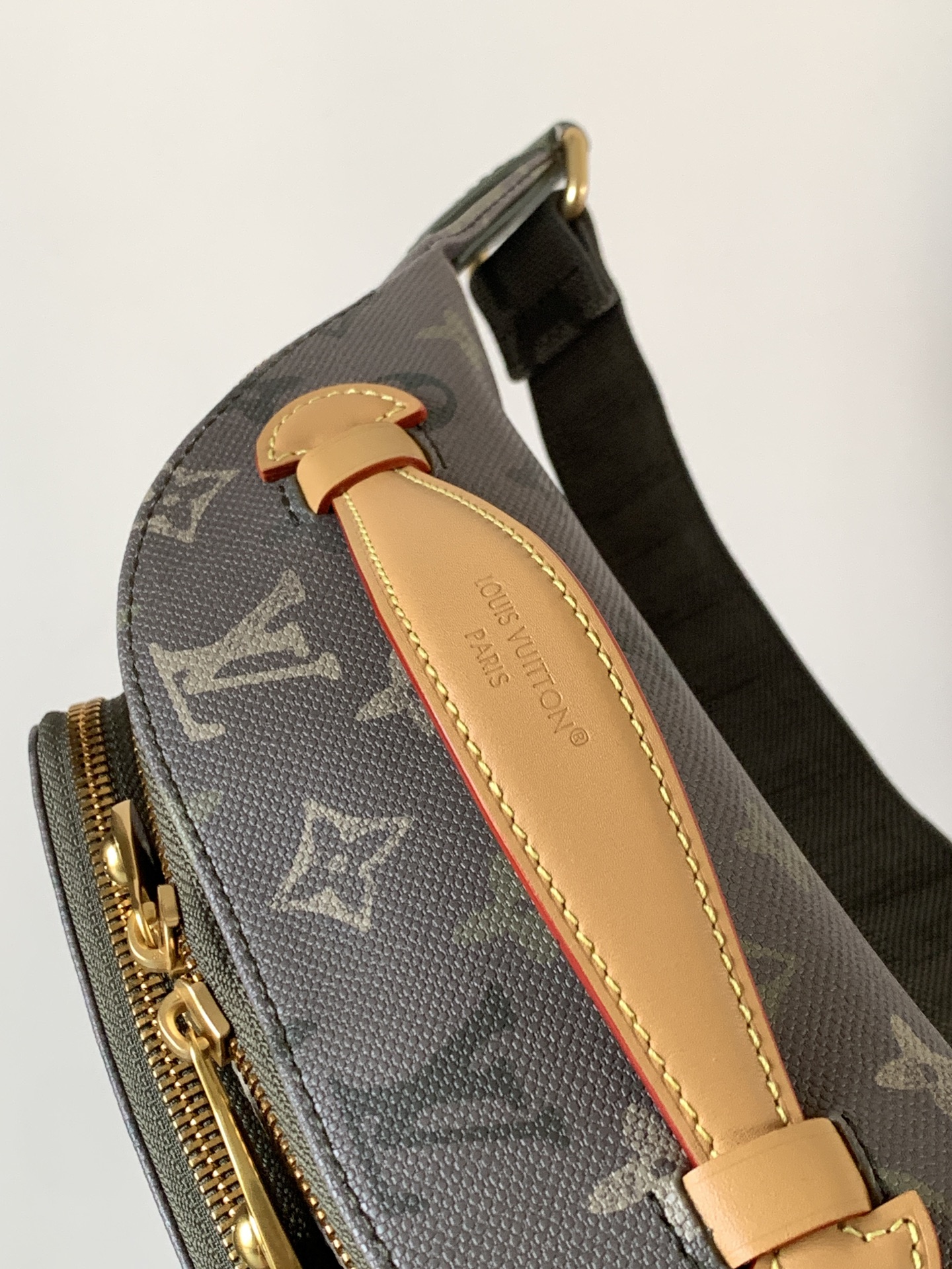 LV 一比一 男款 Monogram 灰綠 Discovery 腰包 時尚胸包| 10 LV 一比一 男款 Monogram 灰綠 Discovery 腰包 時尚胸包