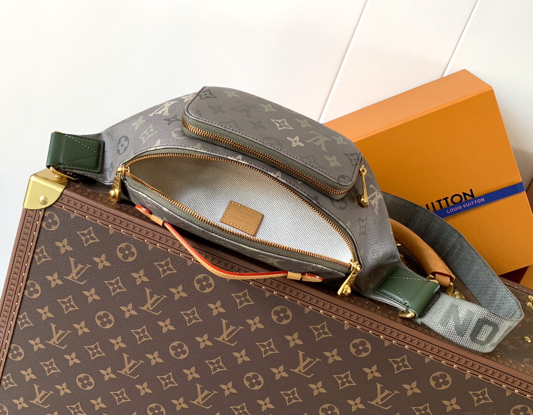 LV 一比一 男款 Monogram 灰綠 Discovery 腰包 時尚胸包| 8 LV 一比一 男款 Monogram 灰綠 Discovery 腰包 時尚胸包