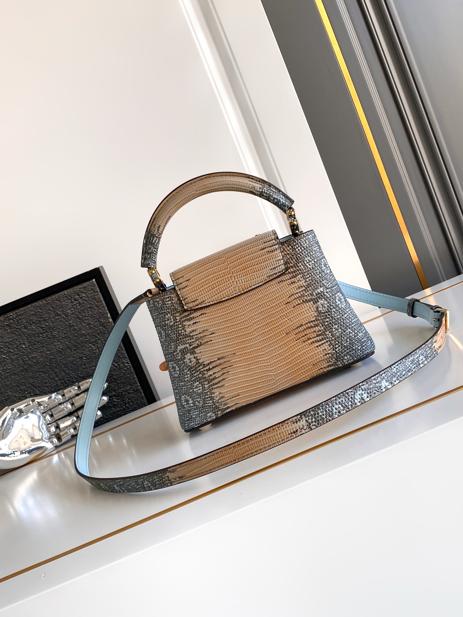 LV 原單 女款 Capucines 蛇紋手提包 高級斜背包| 13 LV 原單 女款 Capucines 蛇紋手提包 高級斜背包