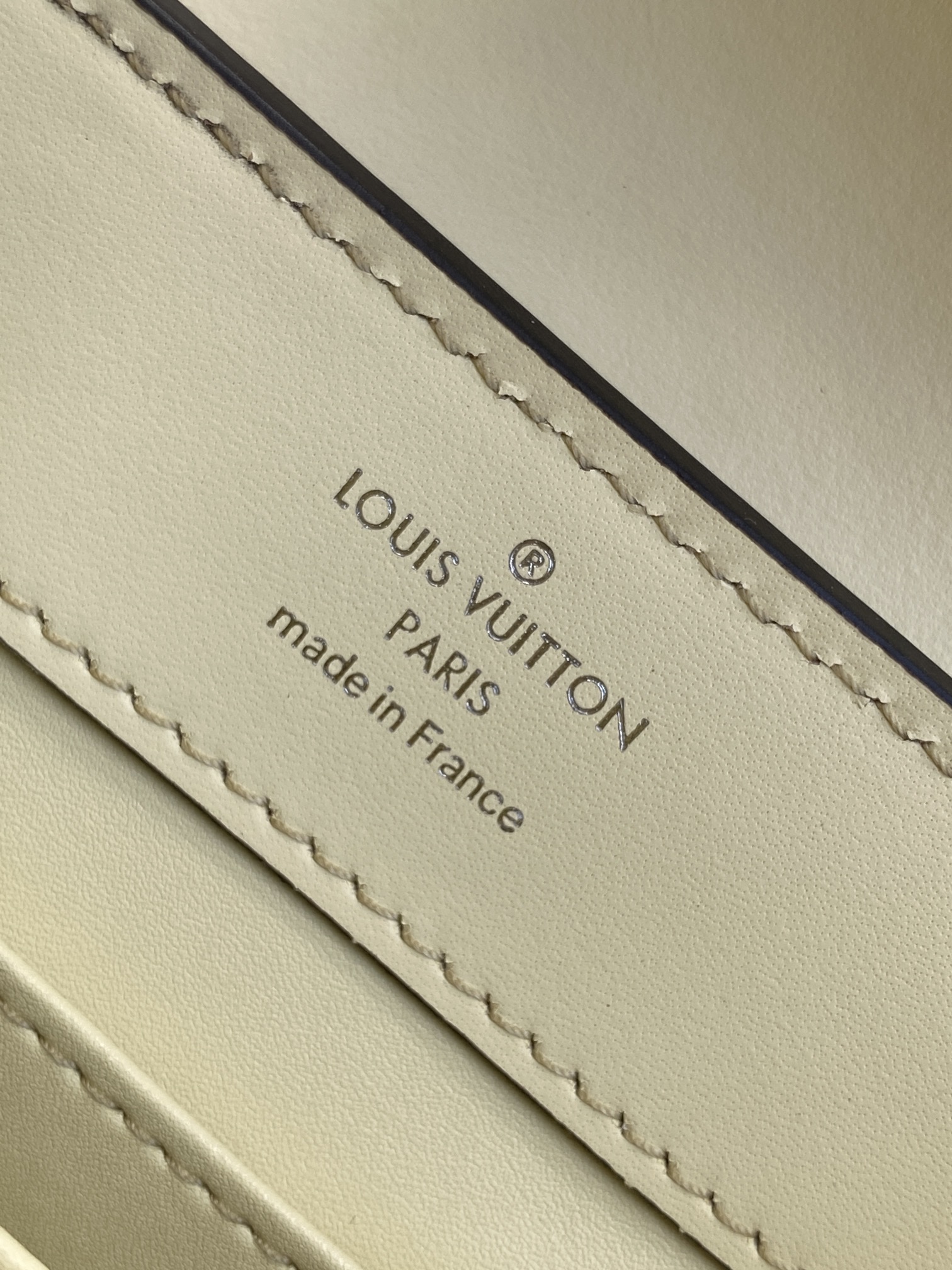 LV 一比一 女款 Multicolor 白色鏈條斜背包 時尚小包| 7 LV 一比一 女款 Multicolor 白色鏈條斜背包 時尚小包