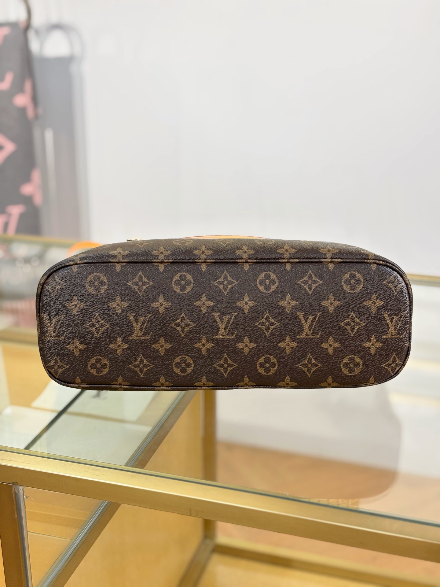 LV 高仿 女款 Monogram 老花腋下包 經典單肩包 時尚百搭| 15 LV 高仿 女款 Monogram 老花腋下包 經典單肩包 時尚百搭