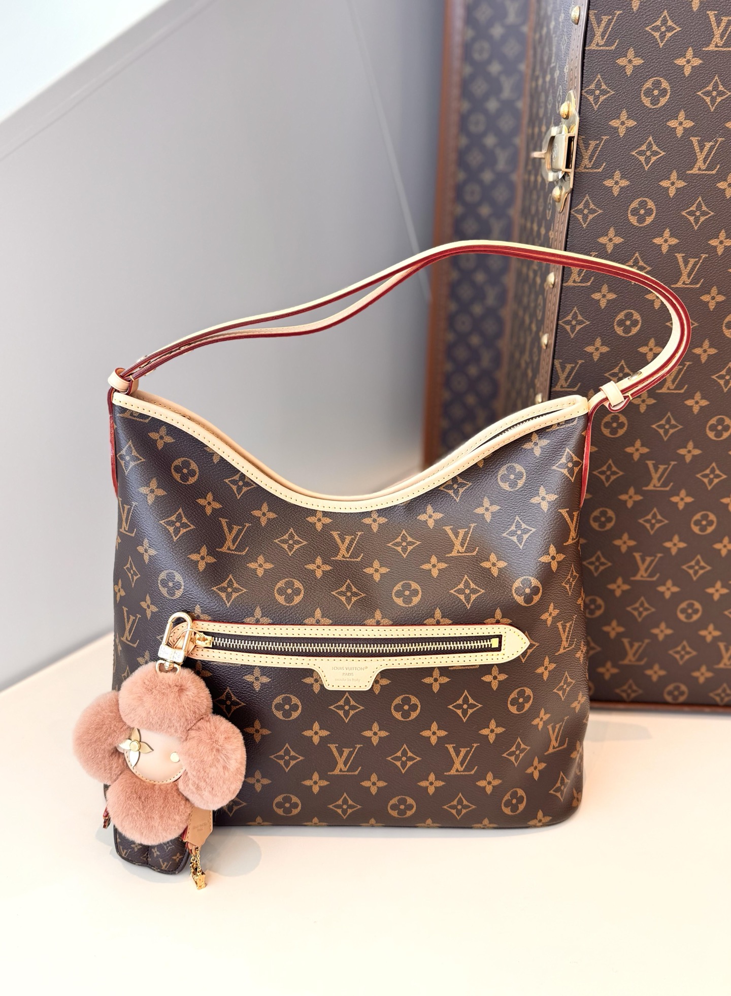LV 高仿 女款 Monogram 老花腋下包 經典單肩包 時尚百搭| 13 LV 高仿 女款 Monogram 老花腋下包 經典單肩包 時尚百搭
