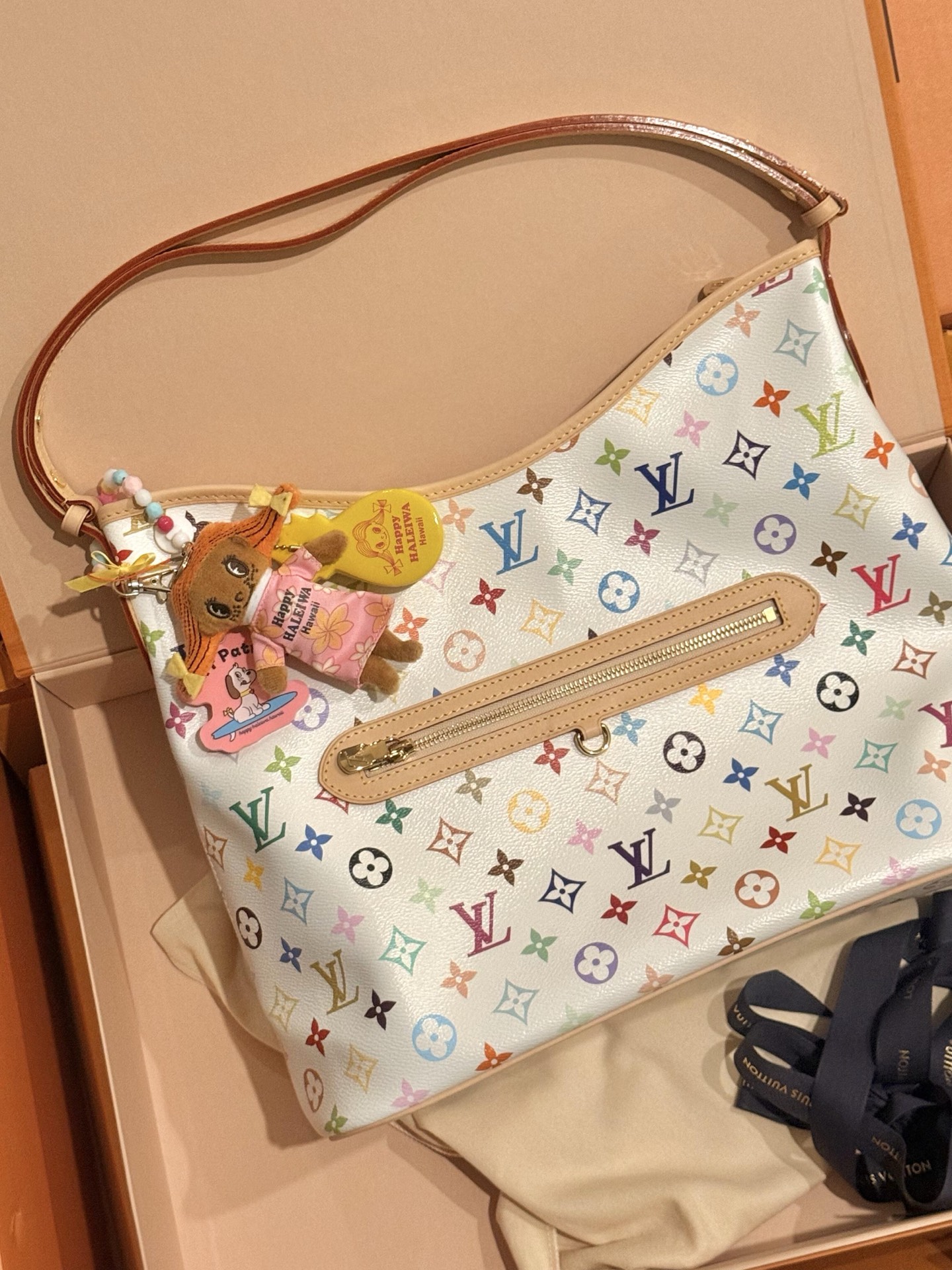 LV 一比一 女款 Multicolor 白色肩背包 時尚單肩包| 8 LV 一比一 女款 Multicolor 白色肩背包 時尚單肩包