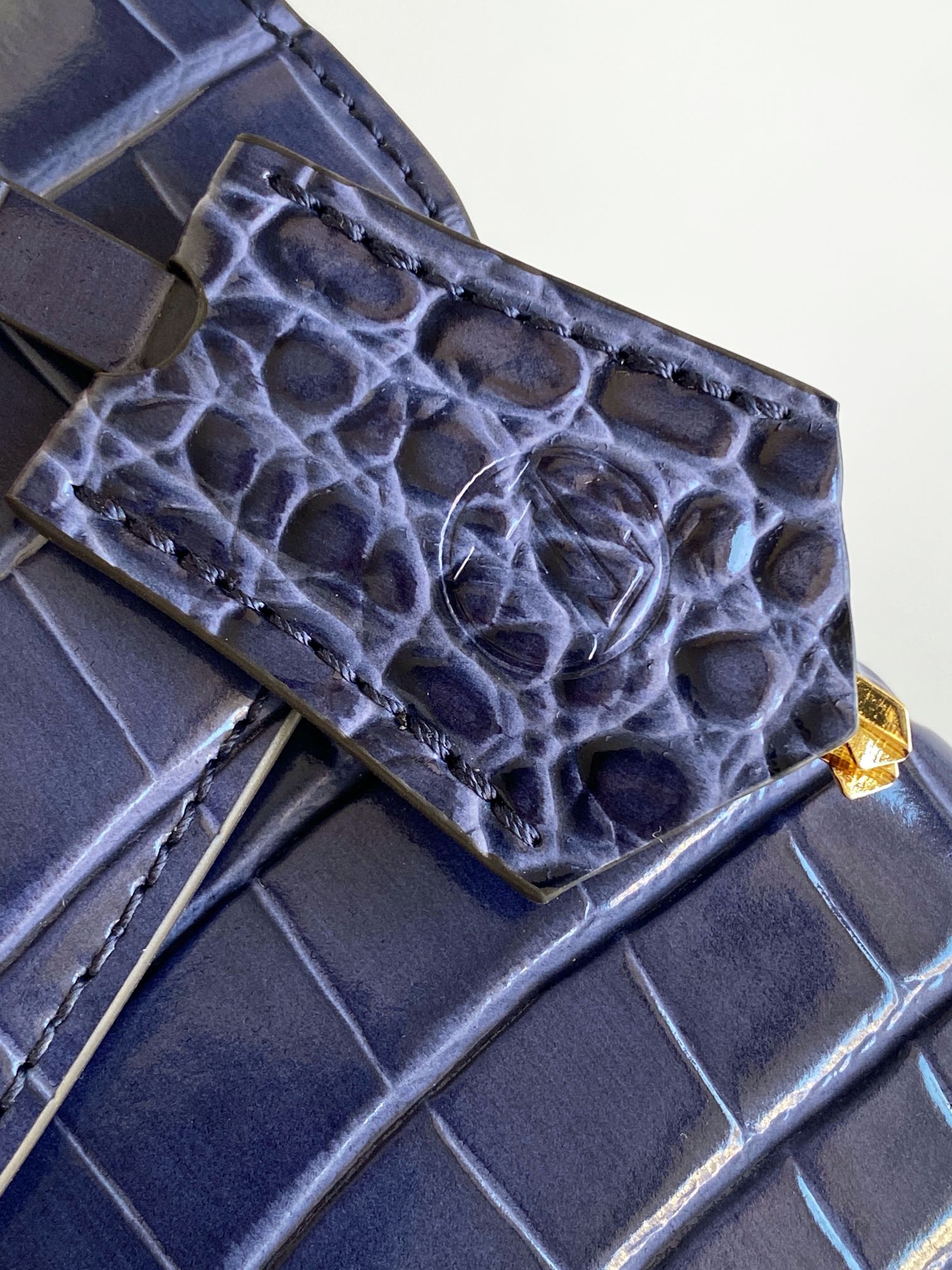 LV 原單 女款 Capucines 深藍鱷魚紋手提包 高級斜背包| 10 LV 原單 女款 Capucines 深藍鱷魚紋手提包 高級斜背包