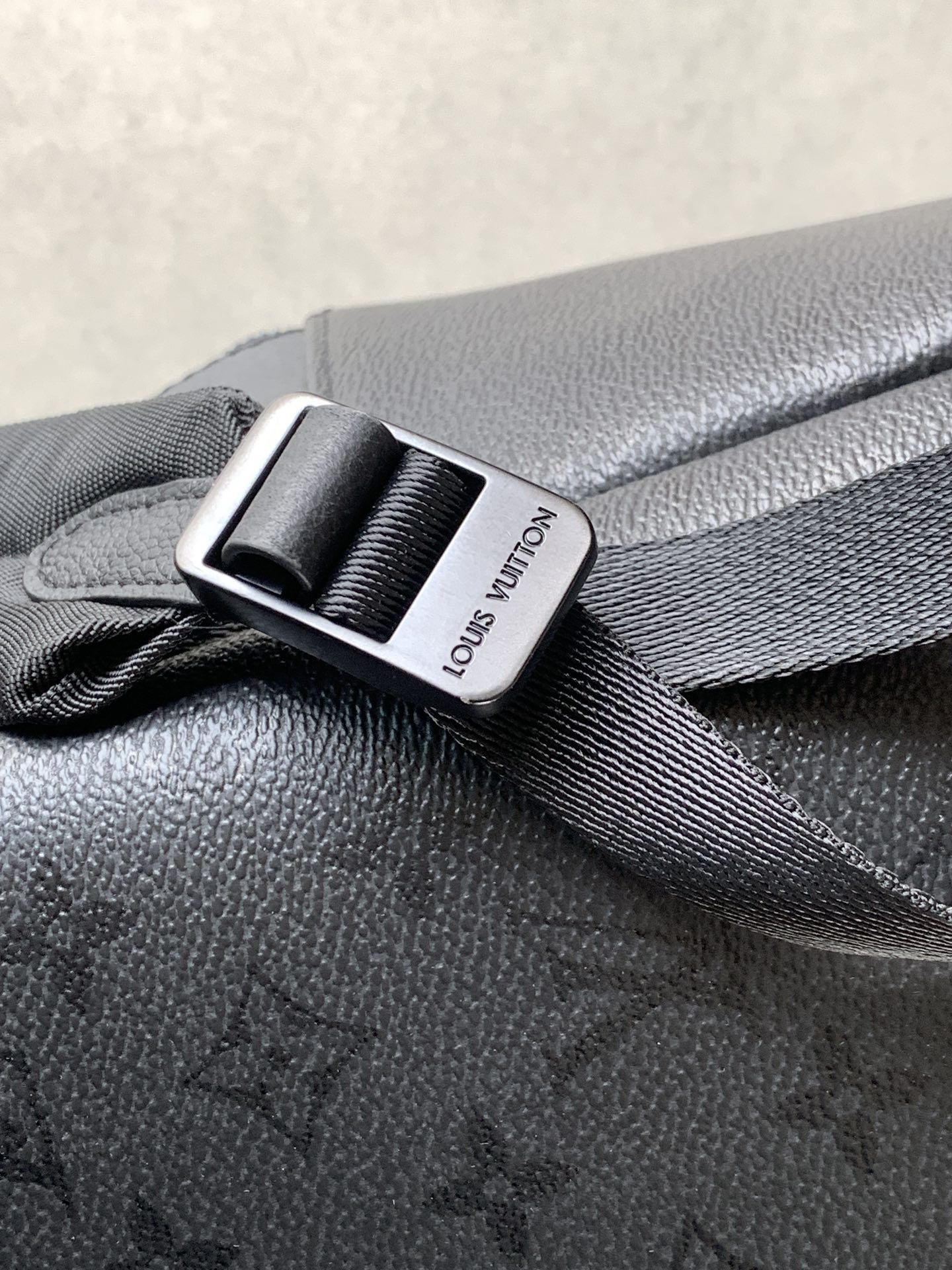 LV A貨 男款 Monogram 黑色壓紋後背包 通勤背包| 9 LV A貨 男款 Monogram 黑色壓紋後背包 通勤背包