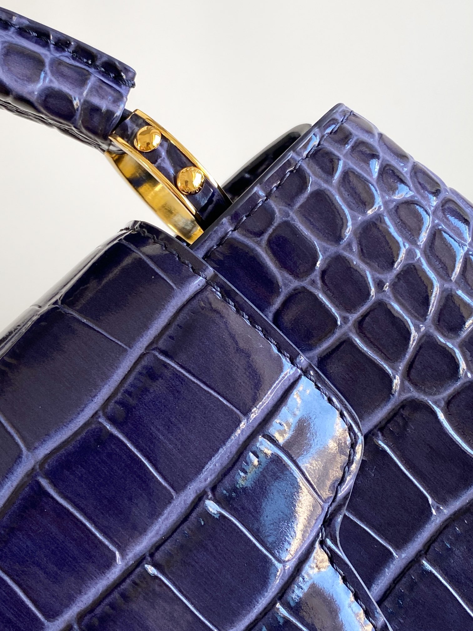 LV 原單 女款 Capucines 深藍鱷魚紋手提包 高級斜背包| 10 LV 原單 女款 Capucines 深藍鱷魚紋手提包 高級斜背包