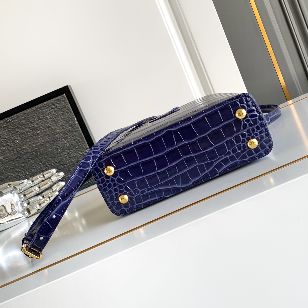 LV 高仿 女款 Capucines 深蓝色迷你手提包 小巧斜背包| 12 LV 高仿 女款 Capucines 深蓝色迷你手提包 小巧斜背包