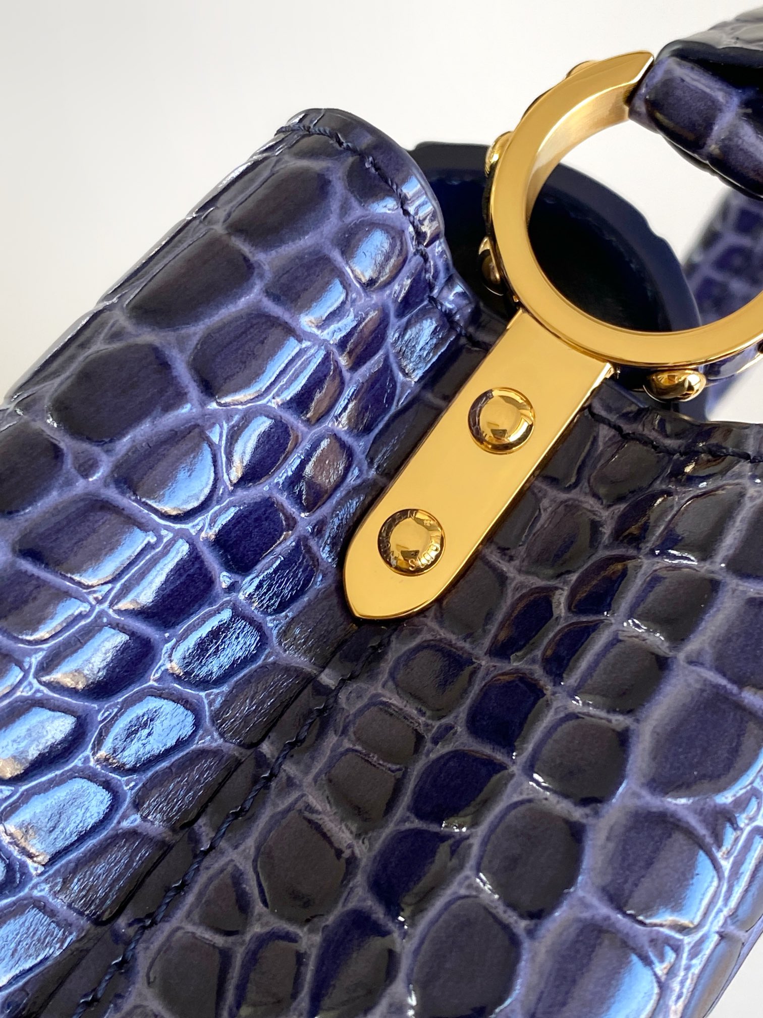LV 高仿 女款 Capucines 深蓝色迷你手提包 小巧斜背包| 10 LV 高仿 女款 Capucines 深蓝色迷你手提包 小巧斜背包