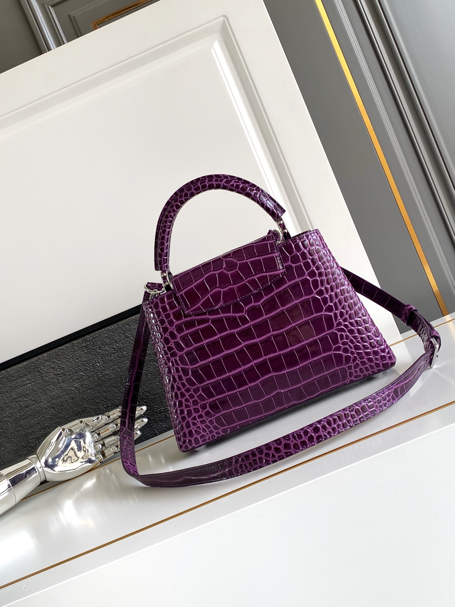 LV 一比一 女款 Capucines 紫色手提包 高級斜背包| 13 LV 一比一 女款 Capucines 紫色手提包 高級斜背包
