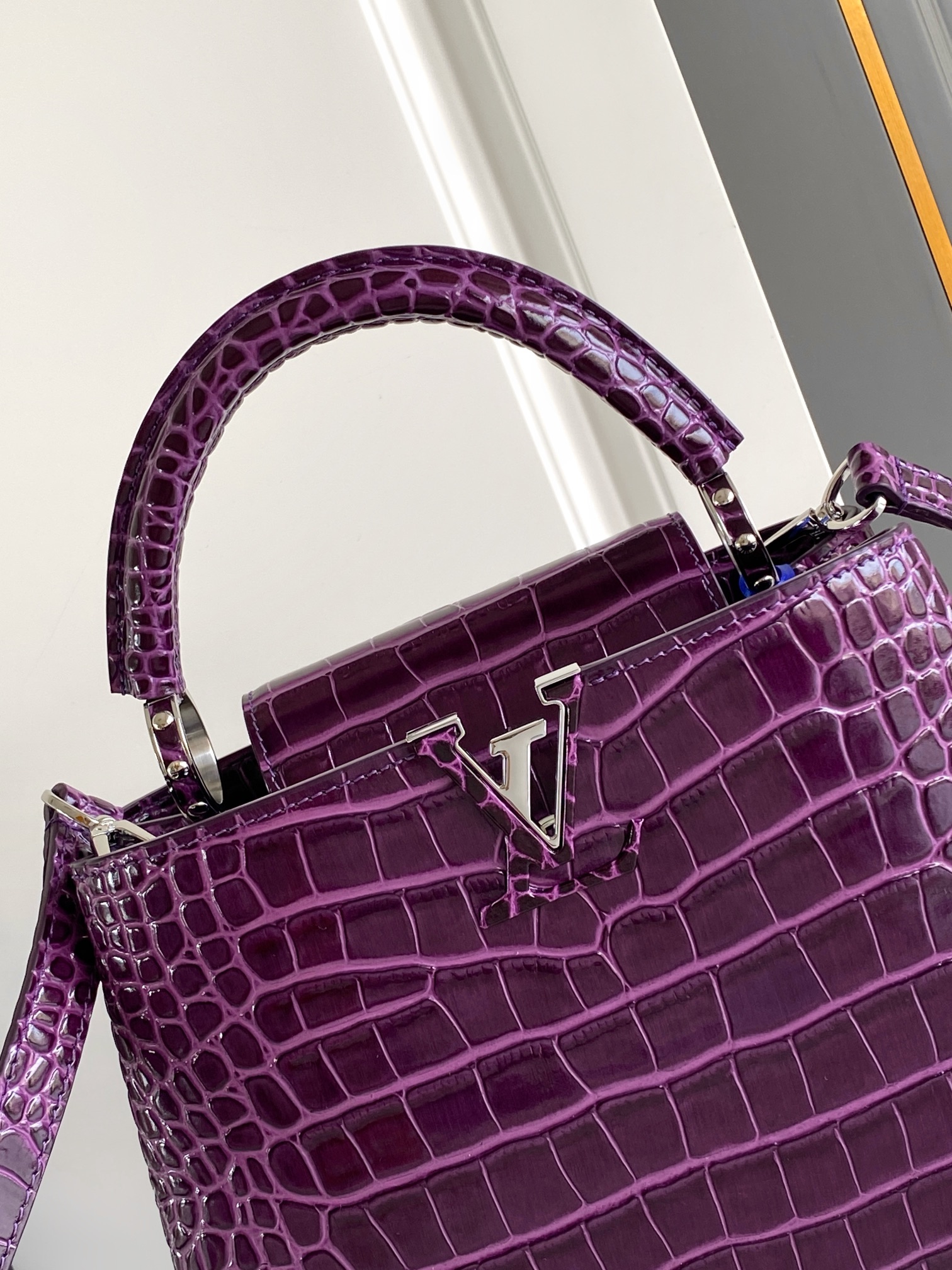 LV 一比一 女款 Capucines 紫色手提包 高級斜背包| 11 LV 一比一 女款 Capucines 紫色手提包 高級斜背包